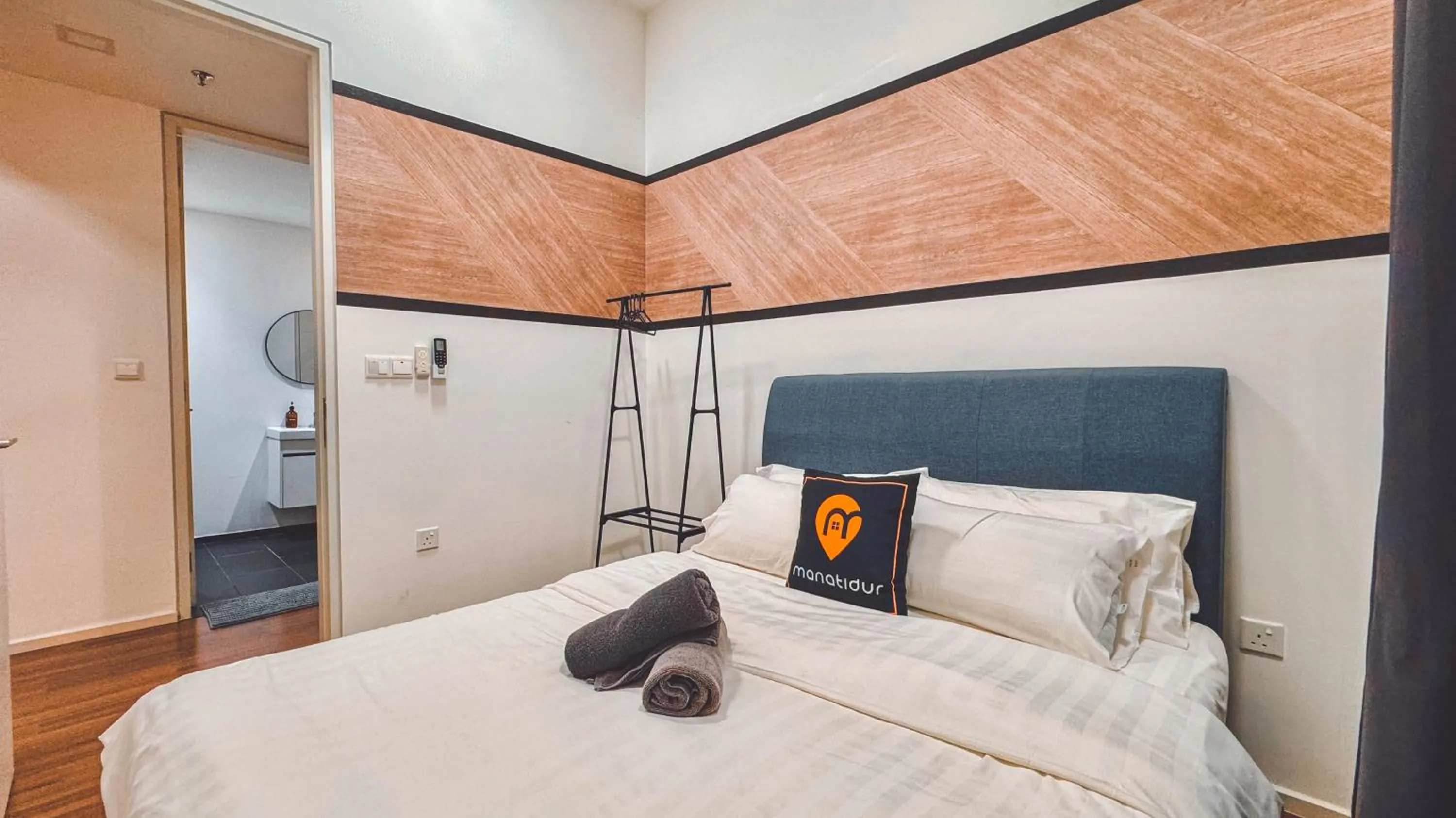 Bedroom, Bed in UNA Serviced Apartment by manatidur