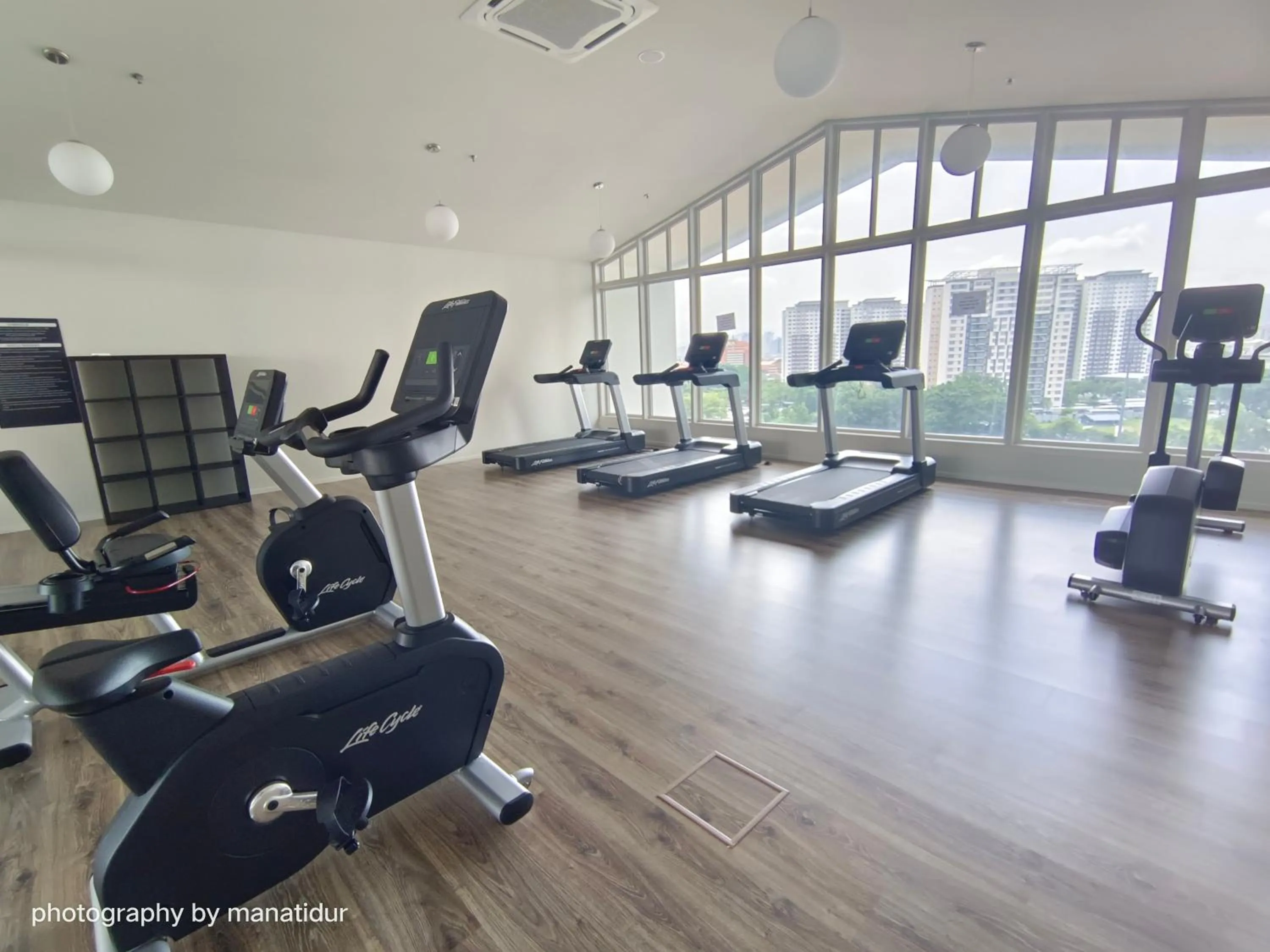 Fitness centre/facilities in UNA Serviced Apartment by manatidur