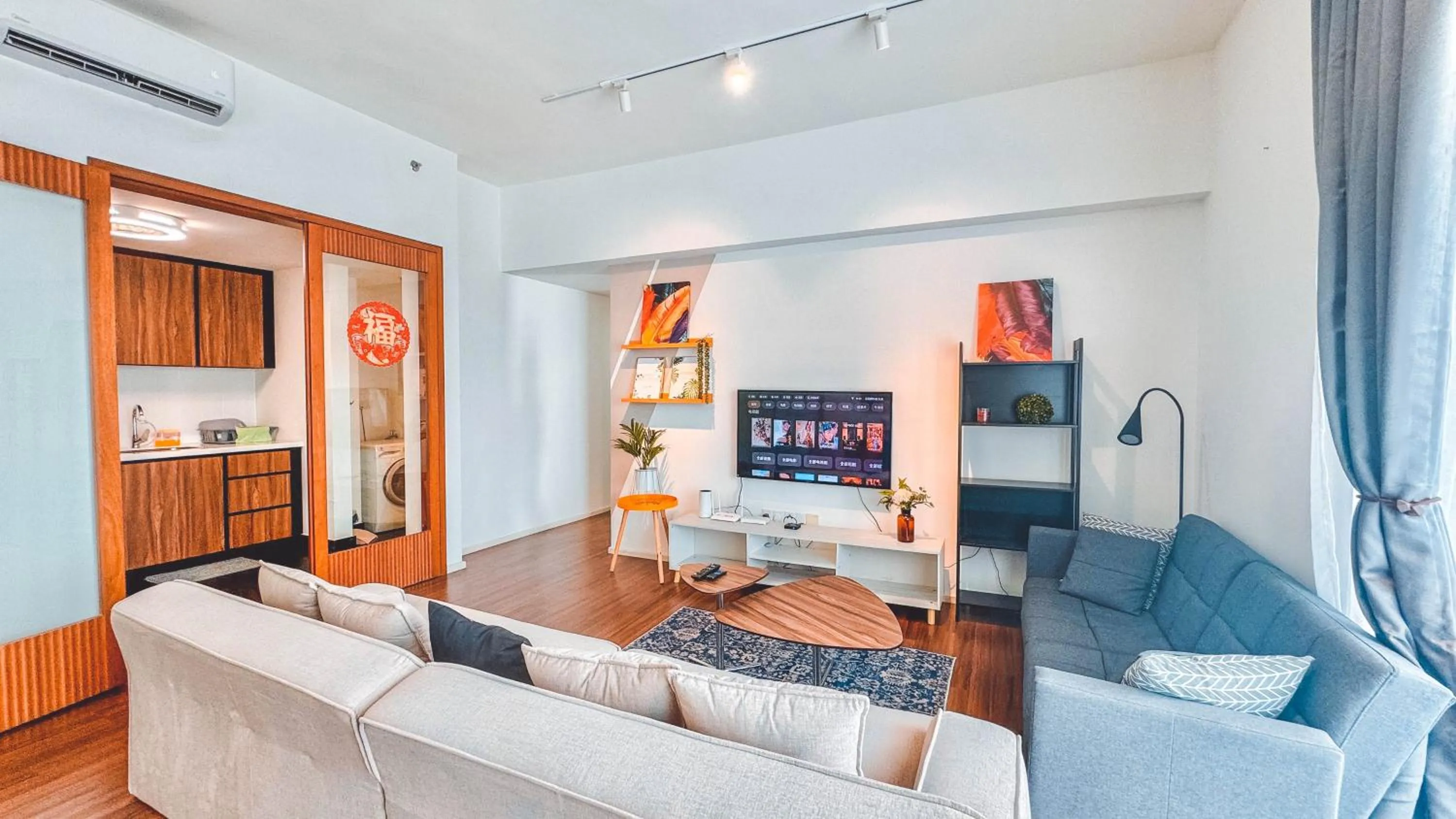 Living room in UNA Serviced Apartment by manatidur