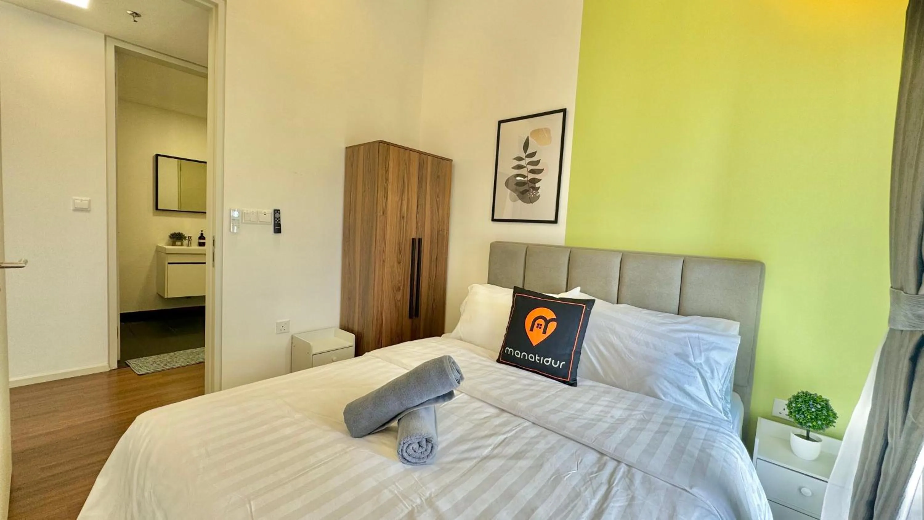 Bedroom, Bed in UNA Serviced Apartment by manatidur