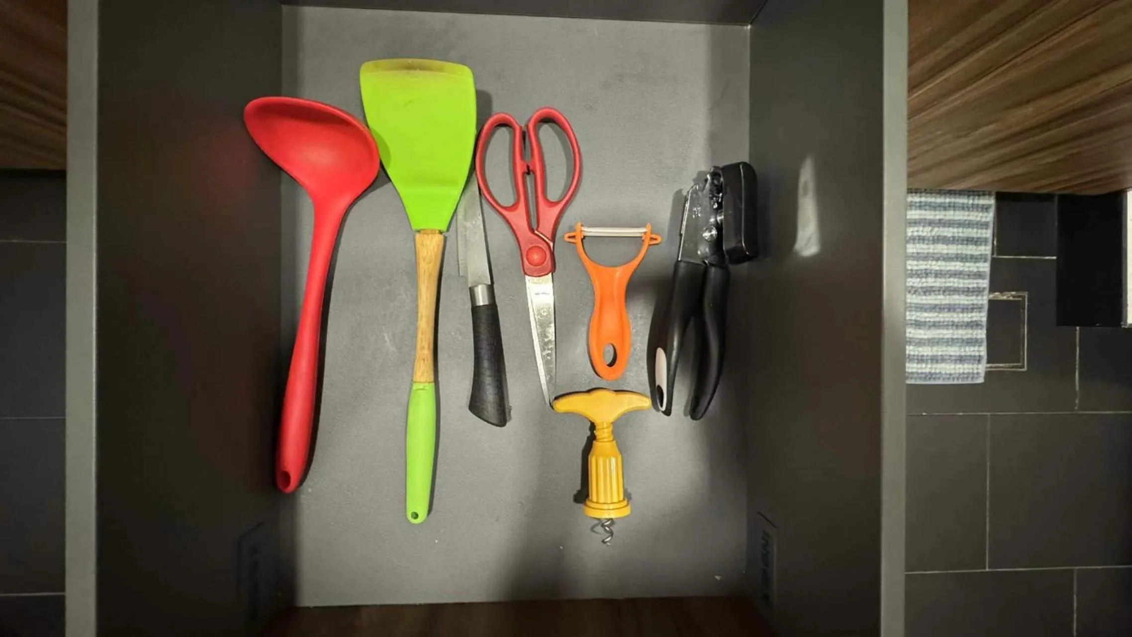 kitchen in UNA Serviced Apartment by manatidur