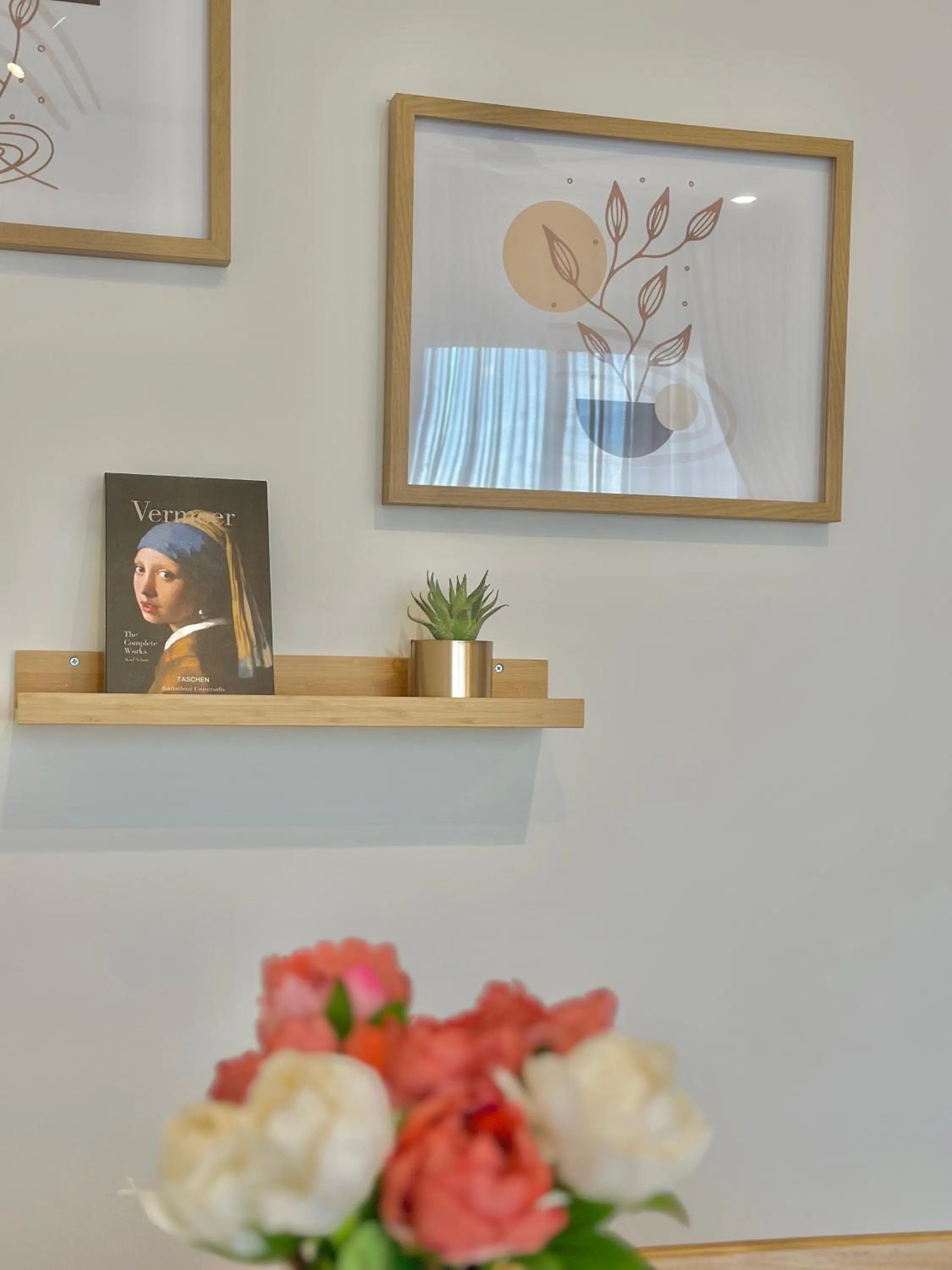 Decorative detail in UNA Serviced Apartment by manatidur