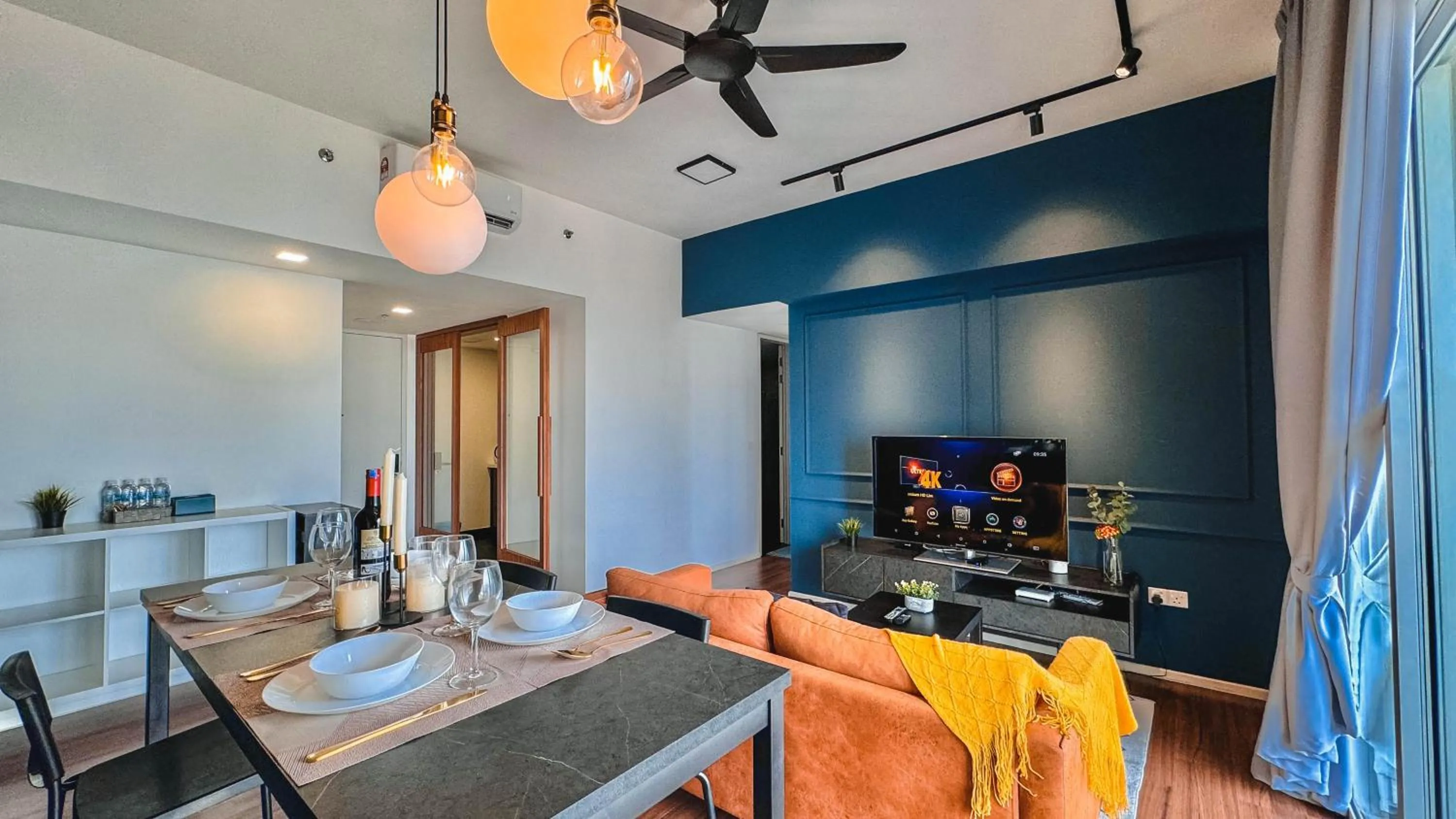 Living room in UNA Serviced Apartment by manatidur