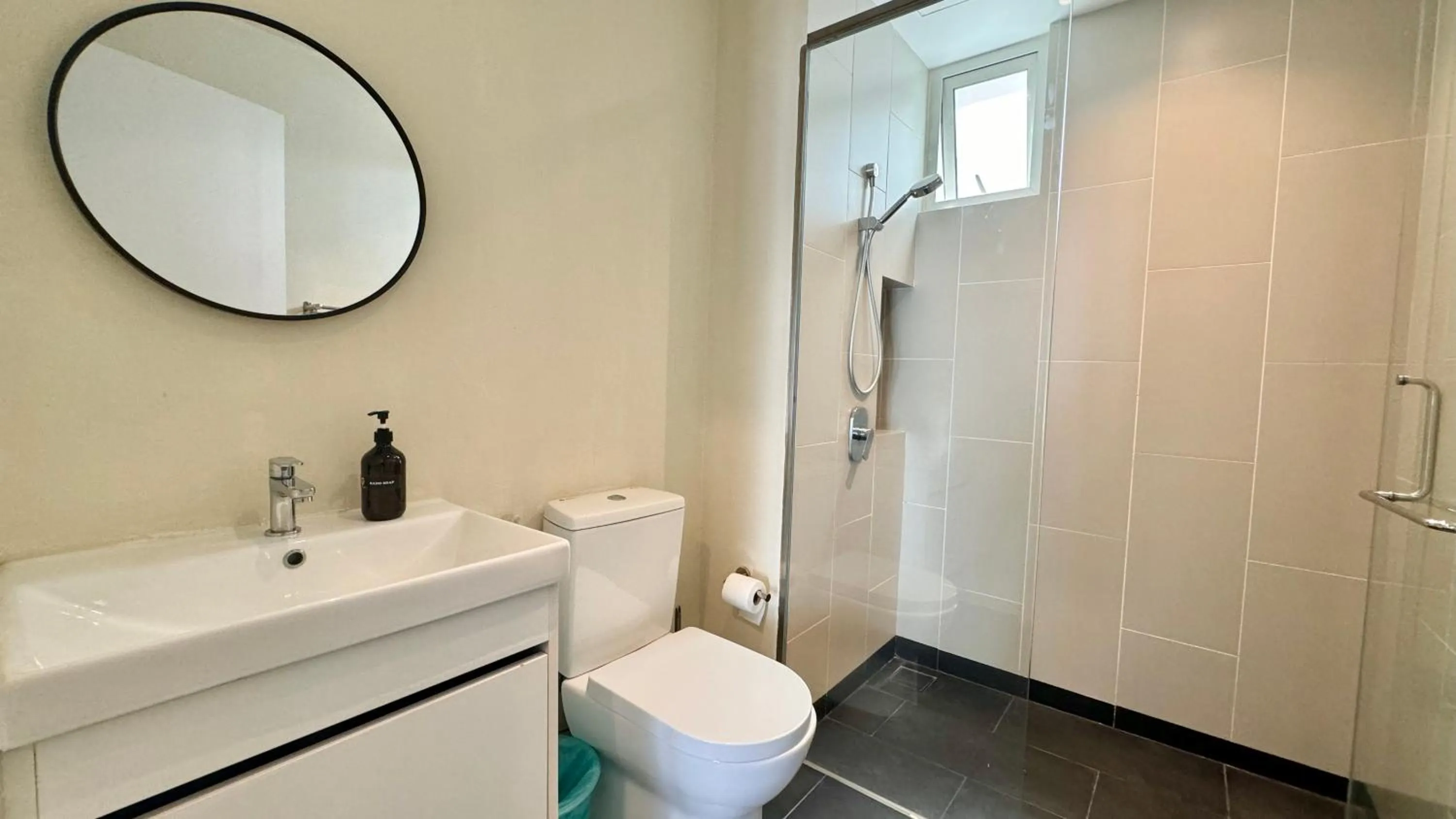 kitchen in UNA Serviced Apartment by manatidur