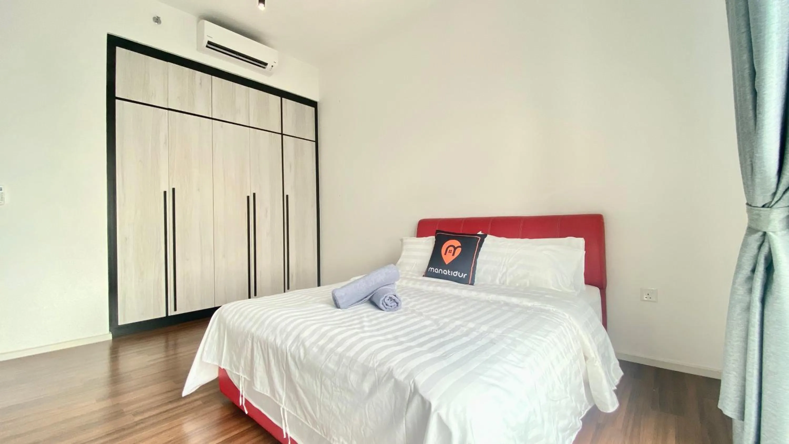 Bedroom, Bed in UNA Serviced Apartment by manatidur