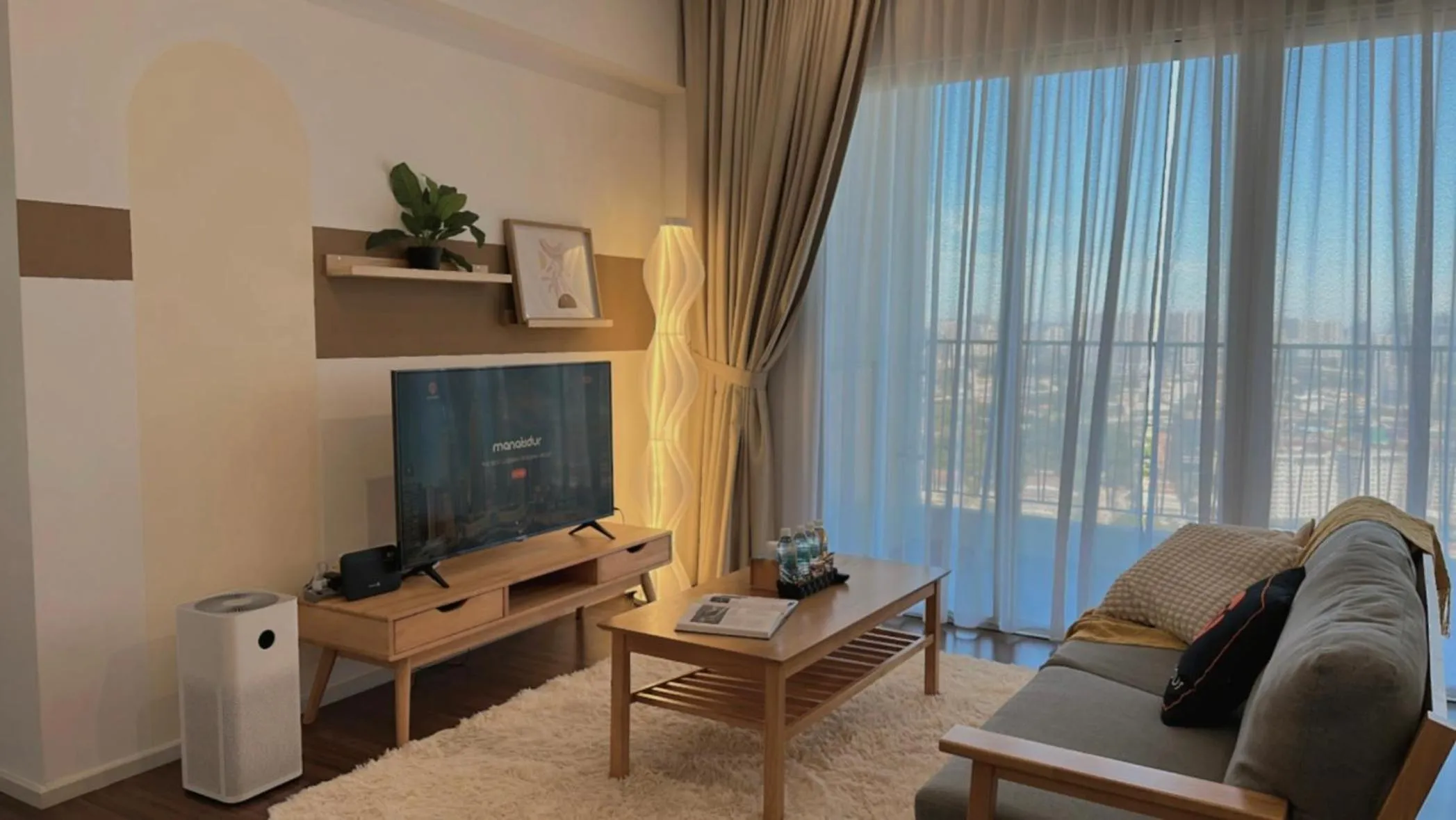 Living room in UNA Serviced Apartment by manatidur