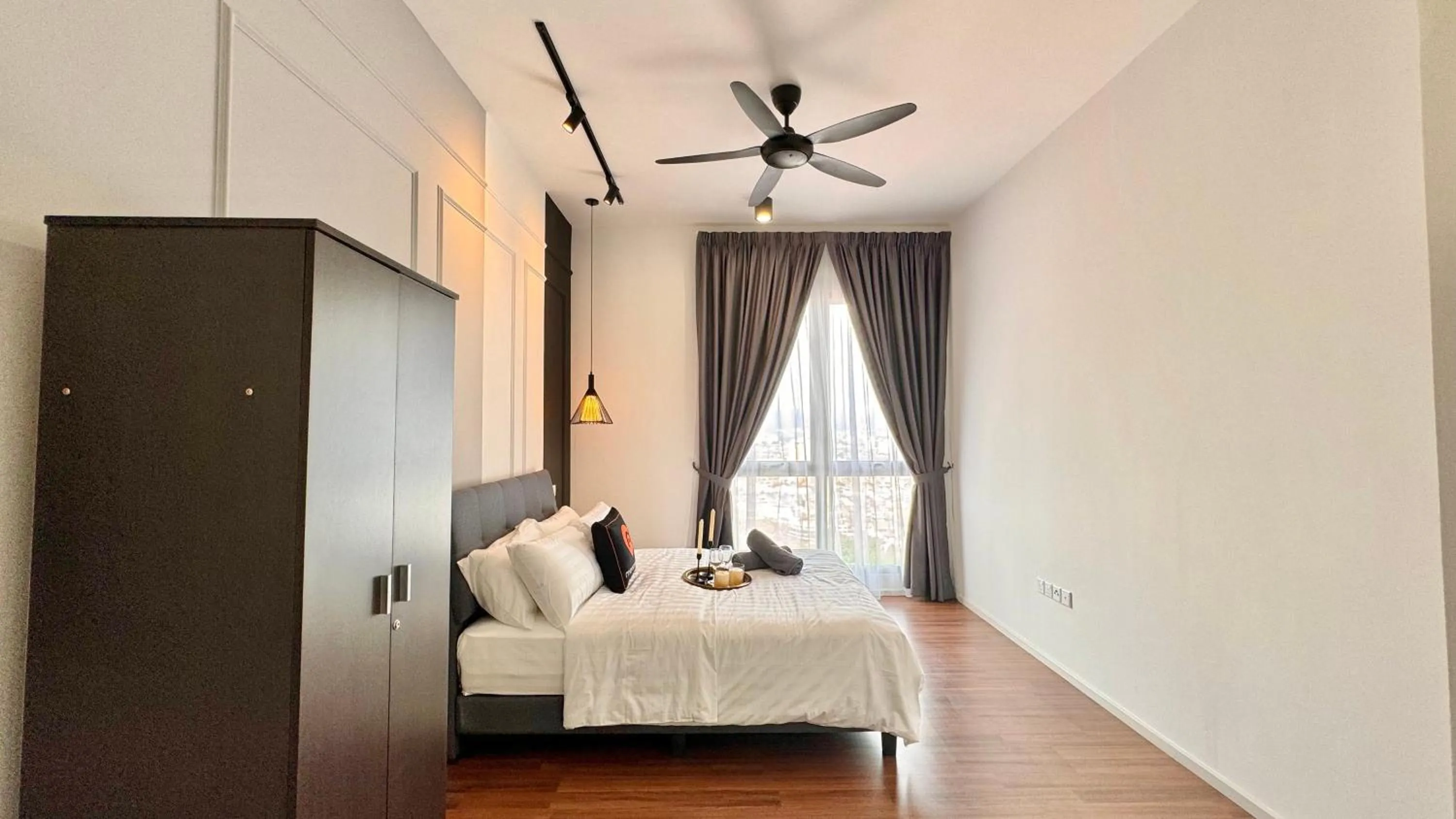 Bed in UNA Serviced Apartment by manatidur