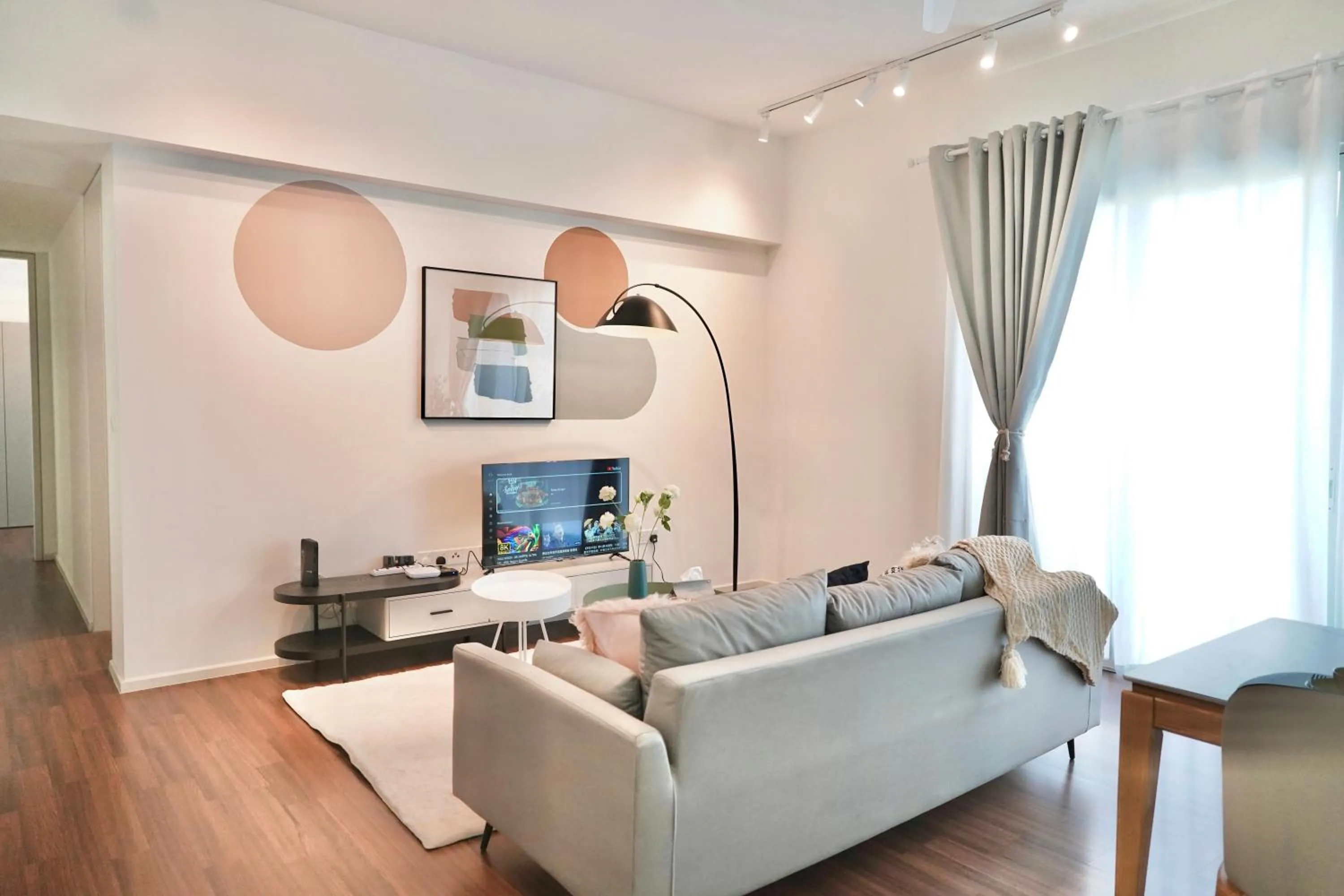 Living room in UNA Serviced Apartment by manatidur