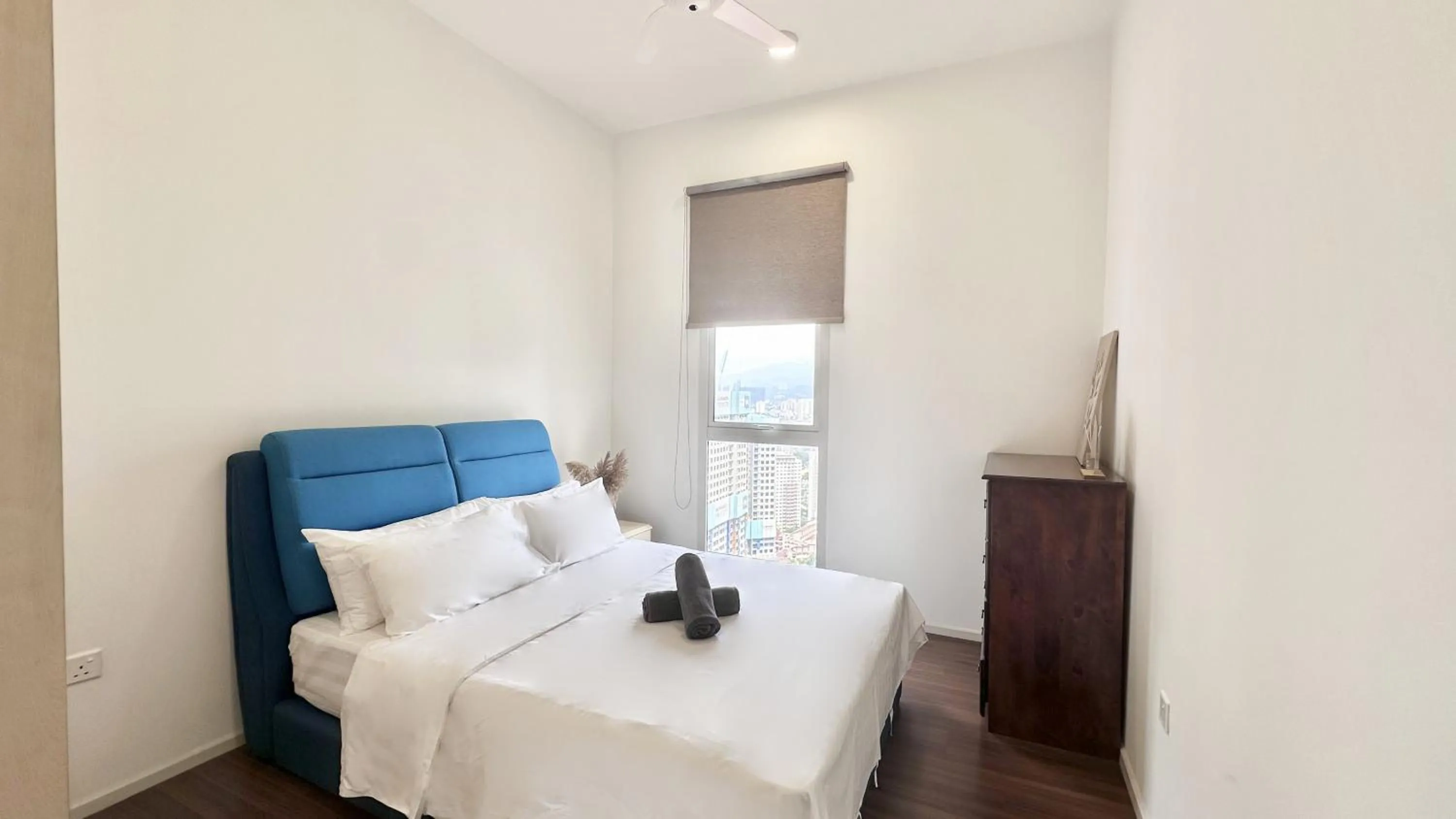 Bed in UNA Serviced Apartment by manatidur