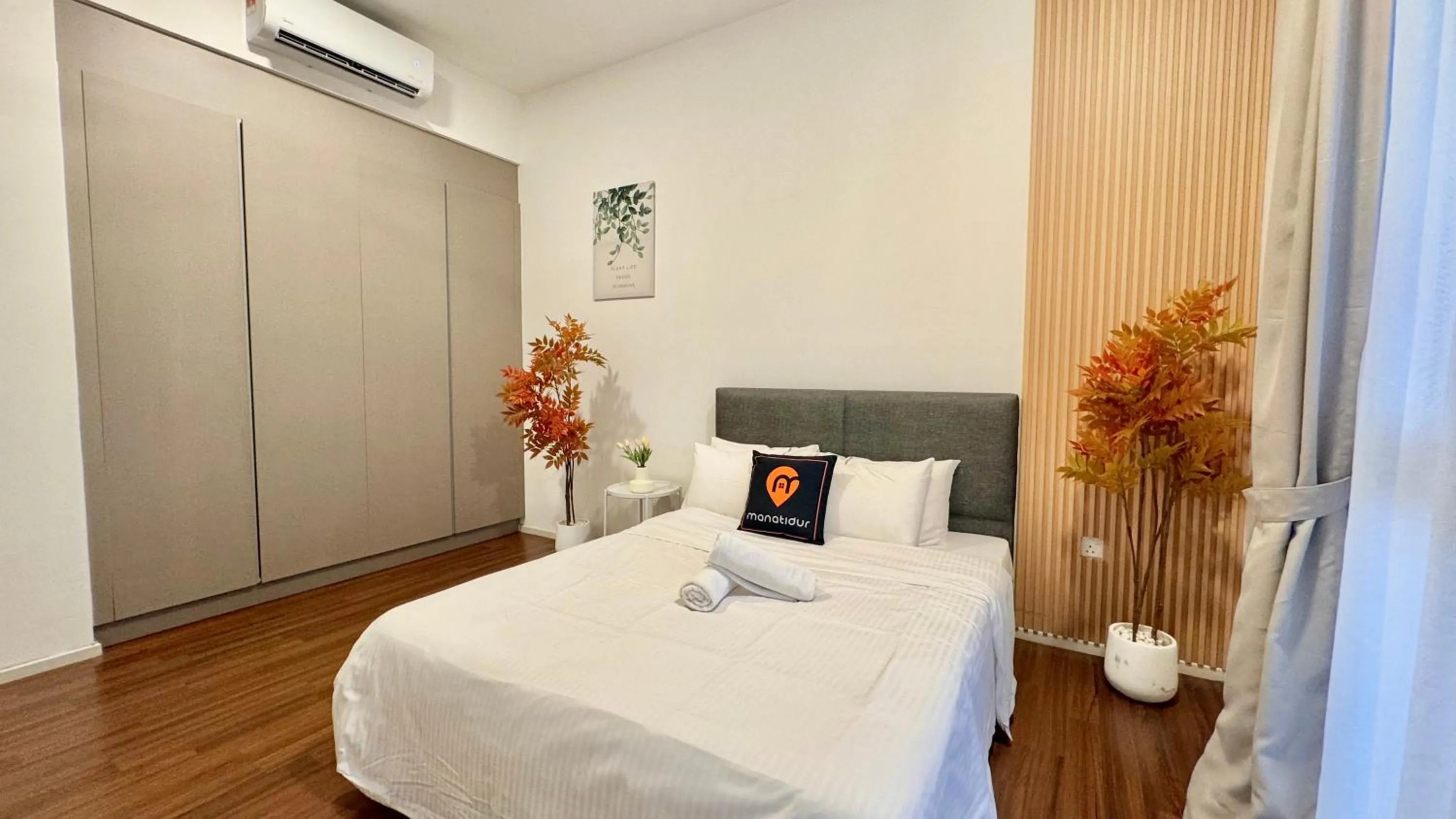 Bedroom, Bed in UNA Serviced Apartment by manatidur