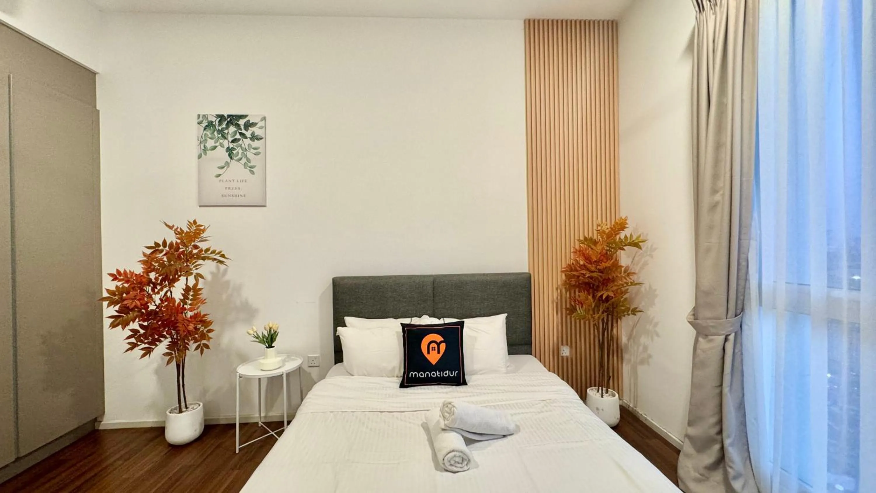 Bed in UNA Serviced Apartment by manatidur