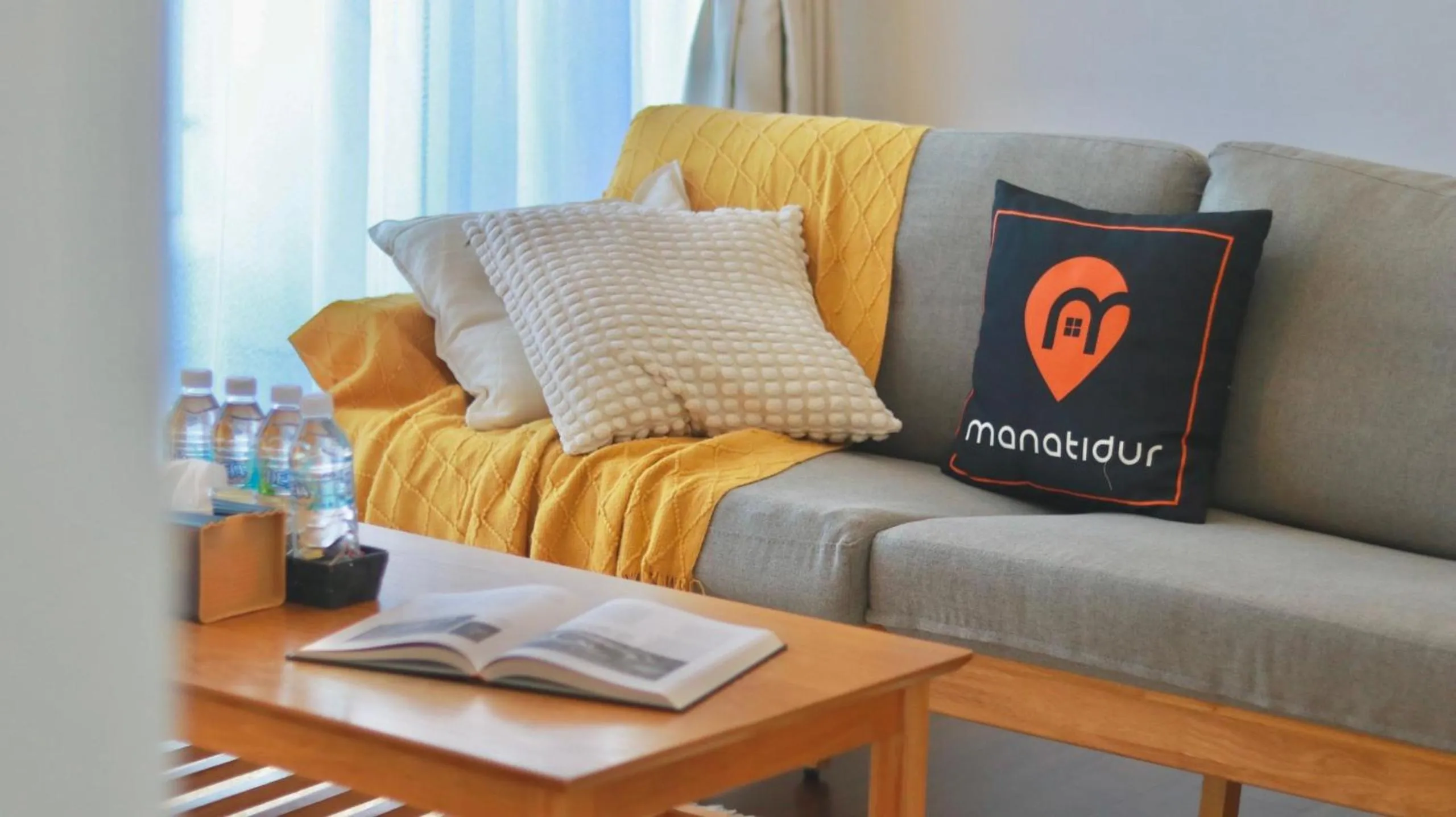 Property logo or sign in UNA Serviced Apartment by manatidur