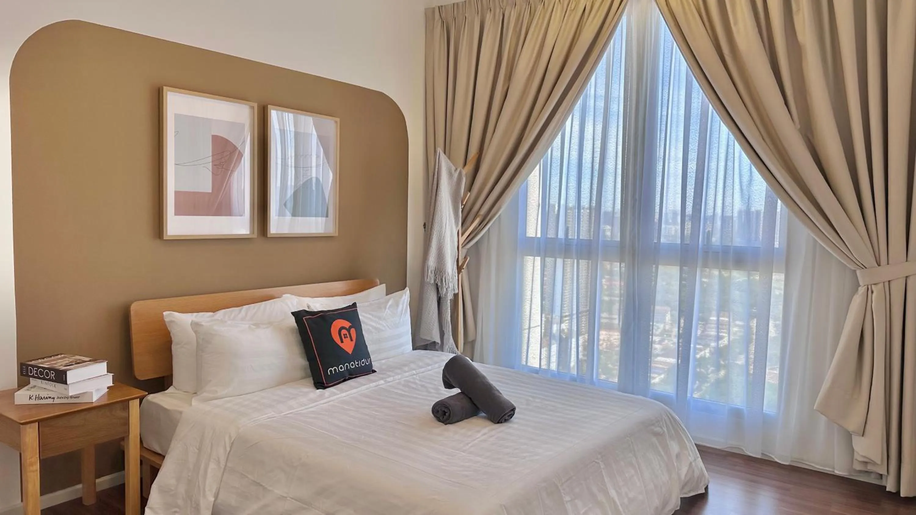 Bedroom, Bed in UNA Serviced Apartment by manatidur