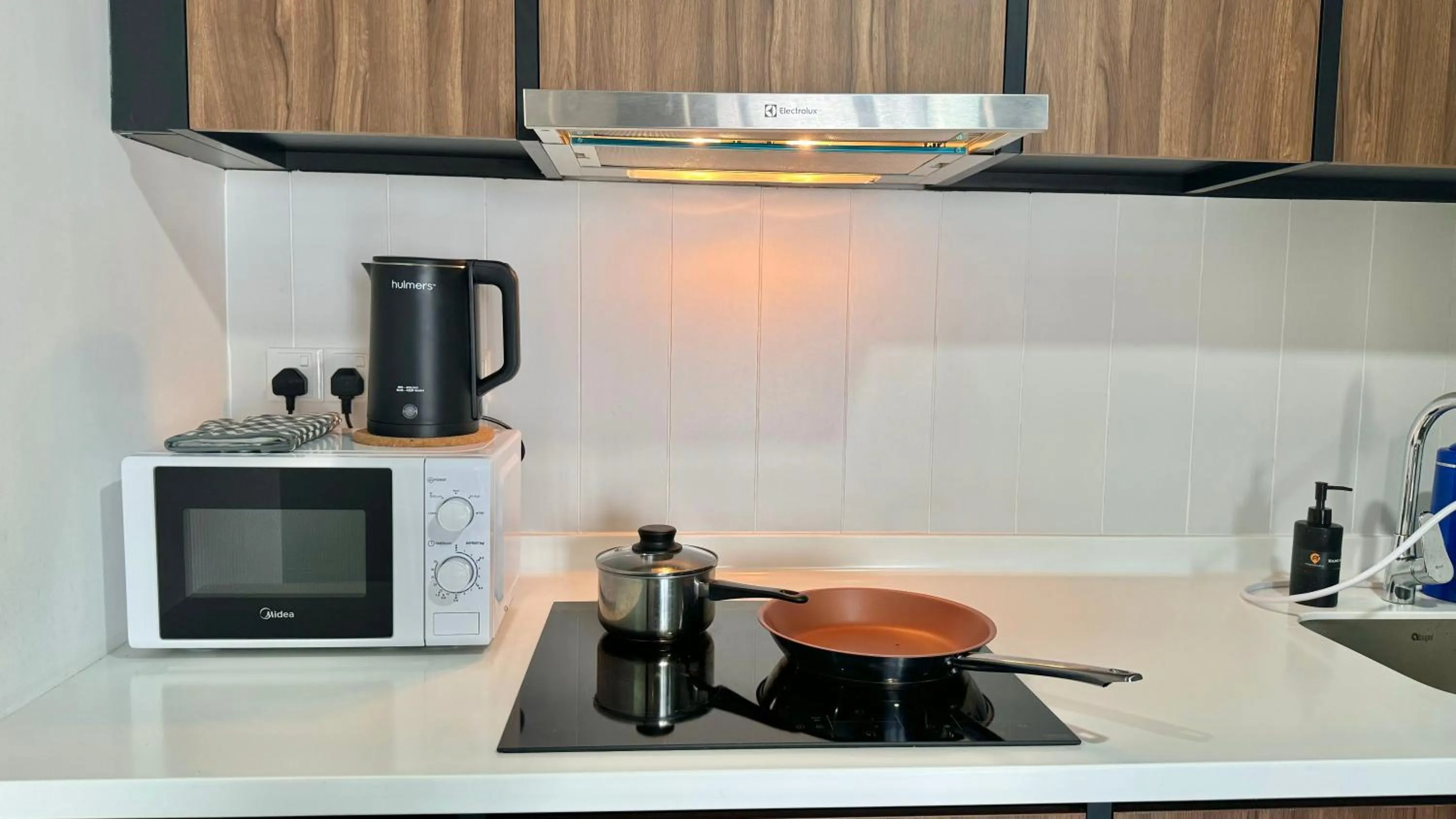 kitchen in UNA Serviced Apartment by manatidur