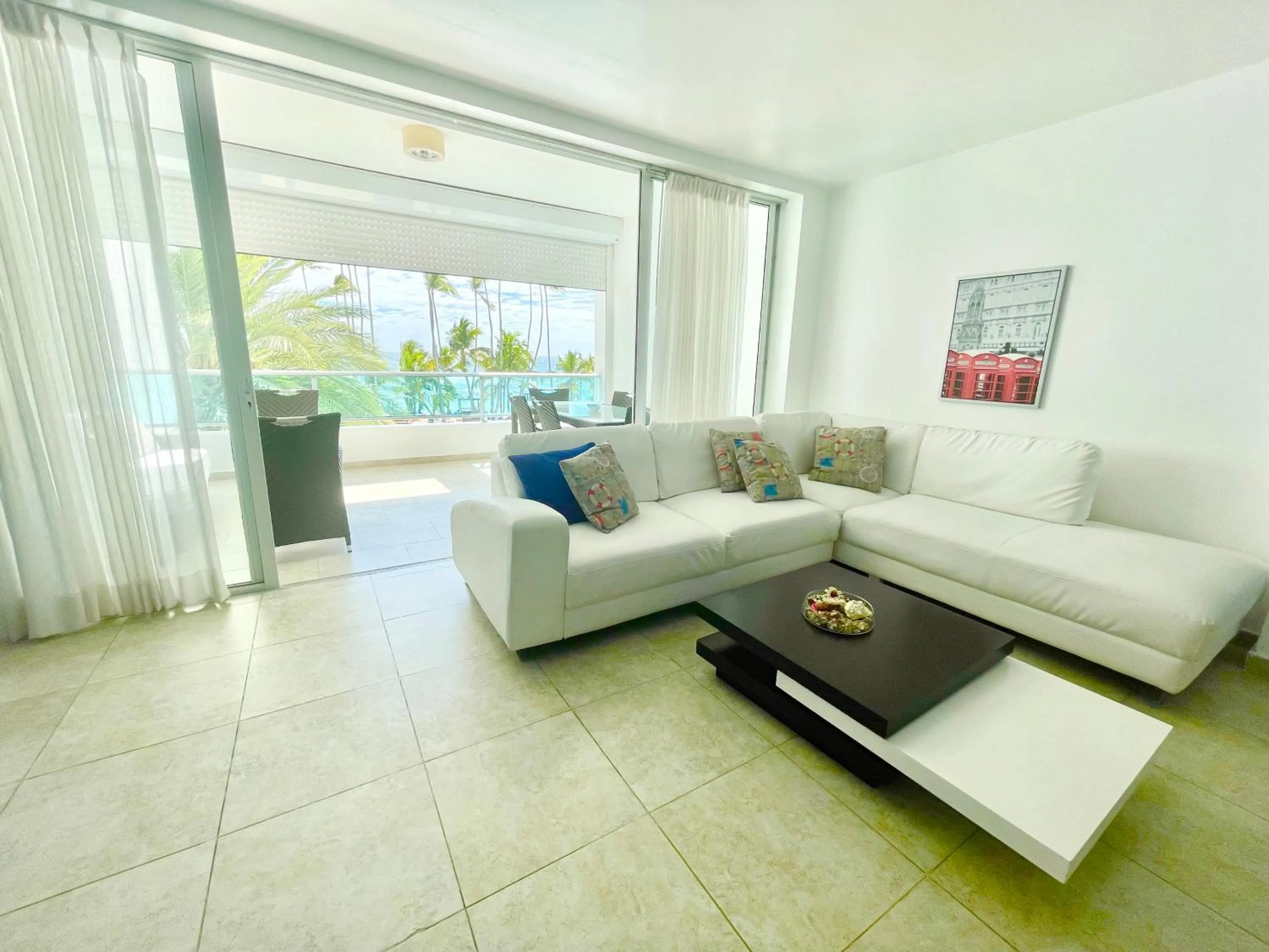 Seating area in Marbella 2bedroom Beachfront Apartment