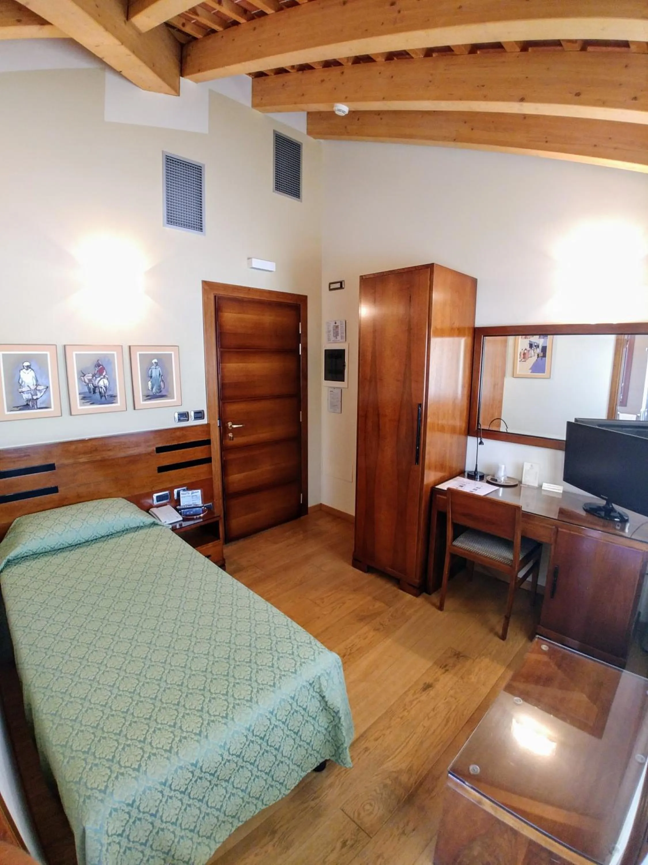 Photo of the whole room, Bed in Hotel Locanda Al Sole