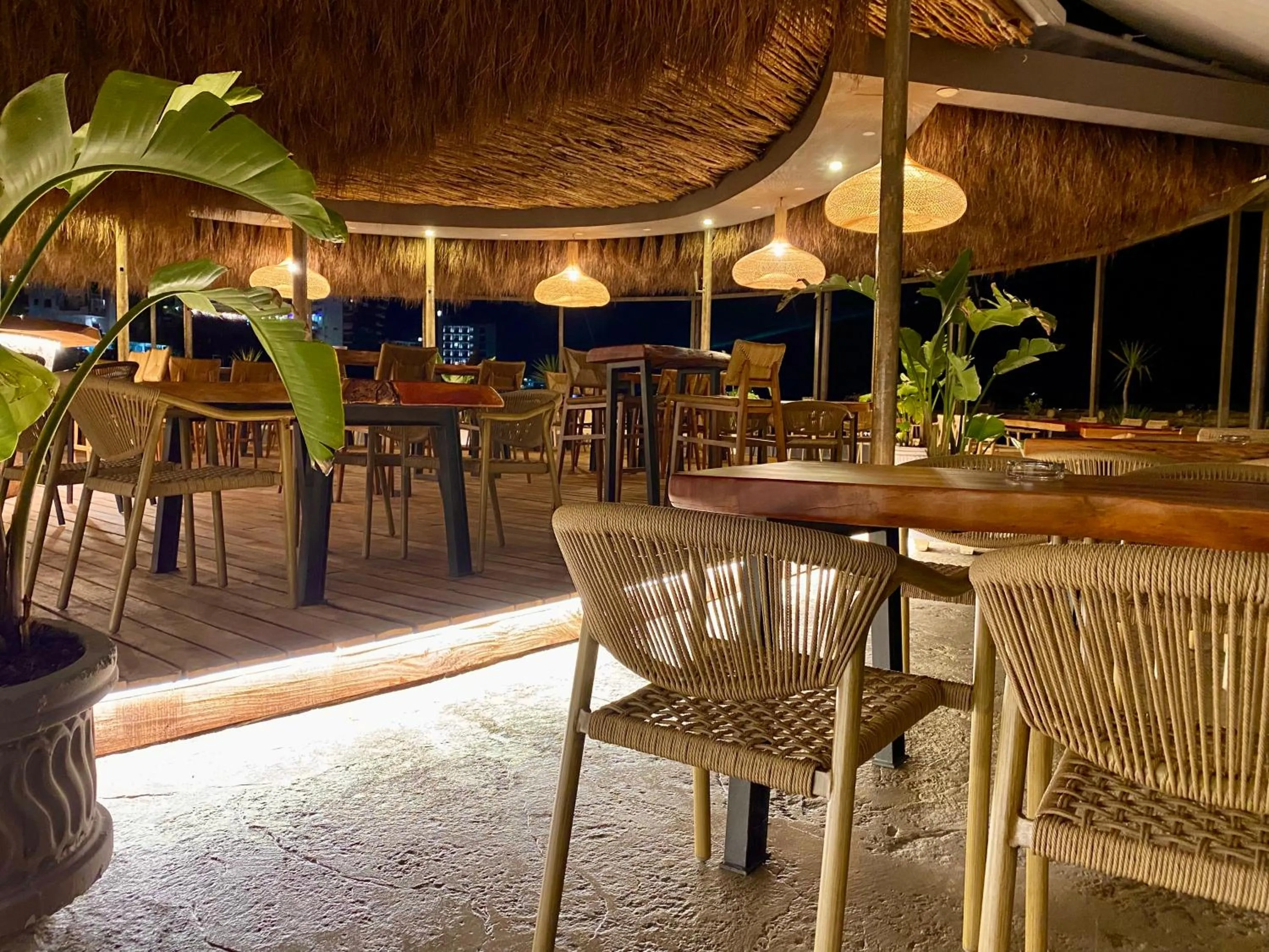 Restaurant/places to eat in Hotel Nertili