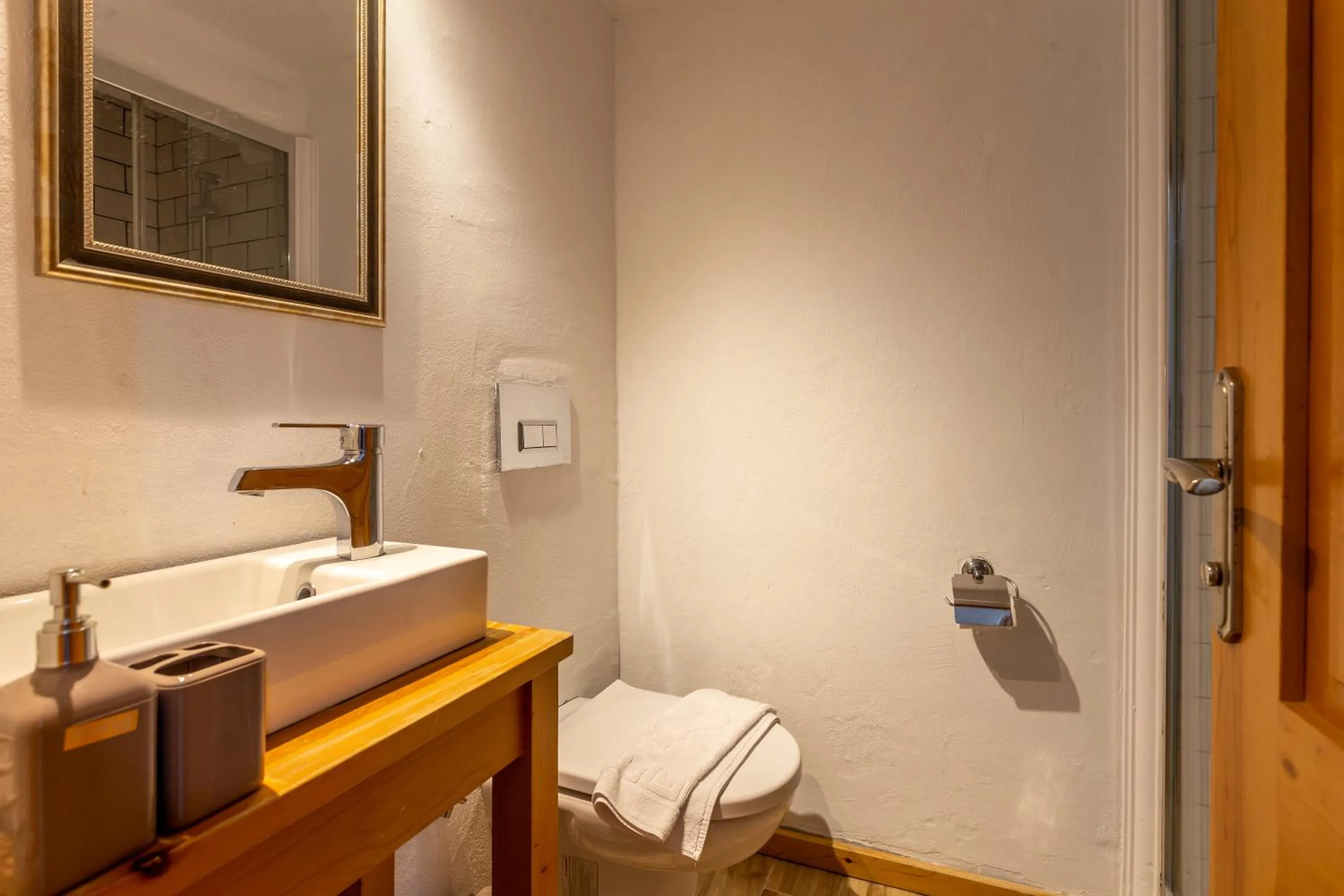 Bathroom in Nest Gunay Otel