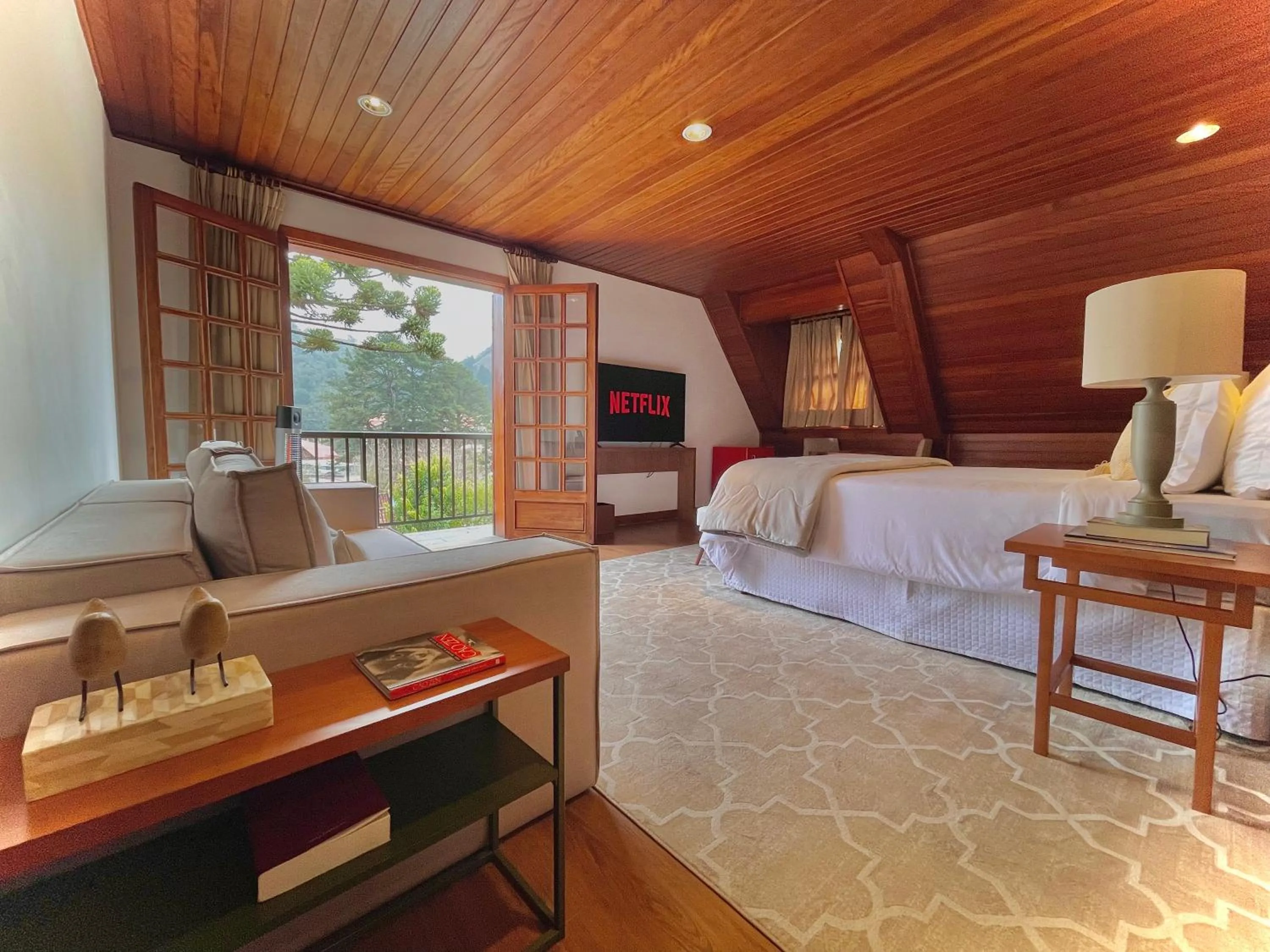 Photo of the whole room, Bed in Casa Três Rios - Campos do Jordão