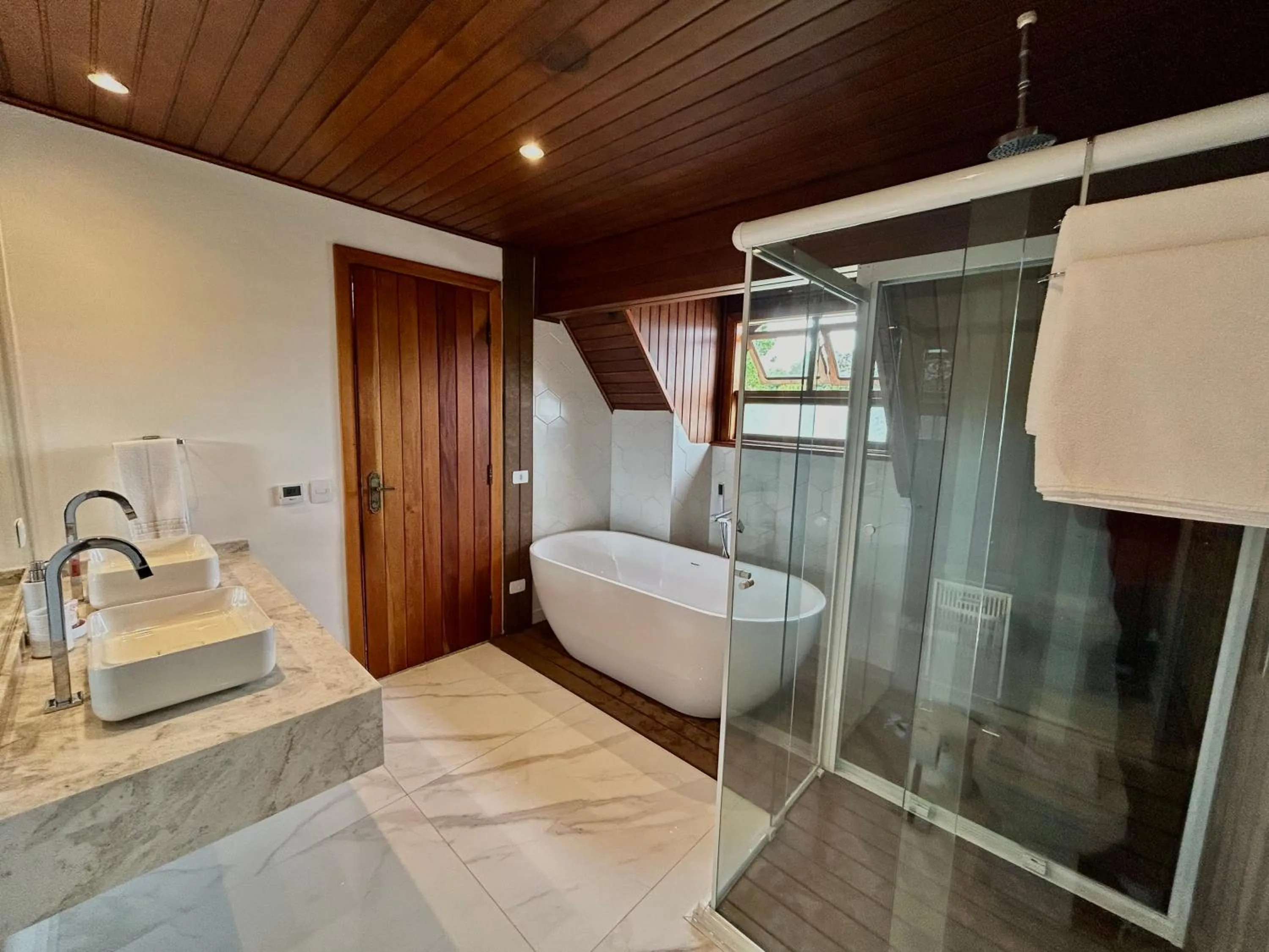 Shower in Casa Três Rios - Campos do Jordão