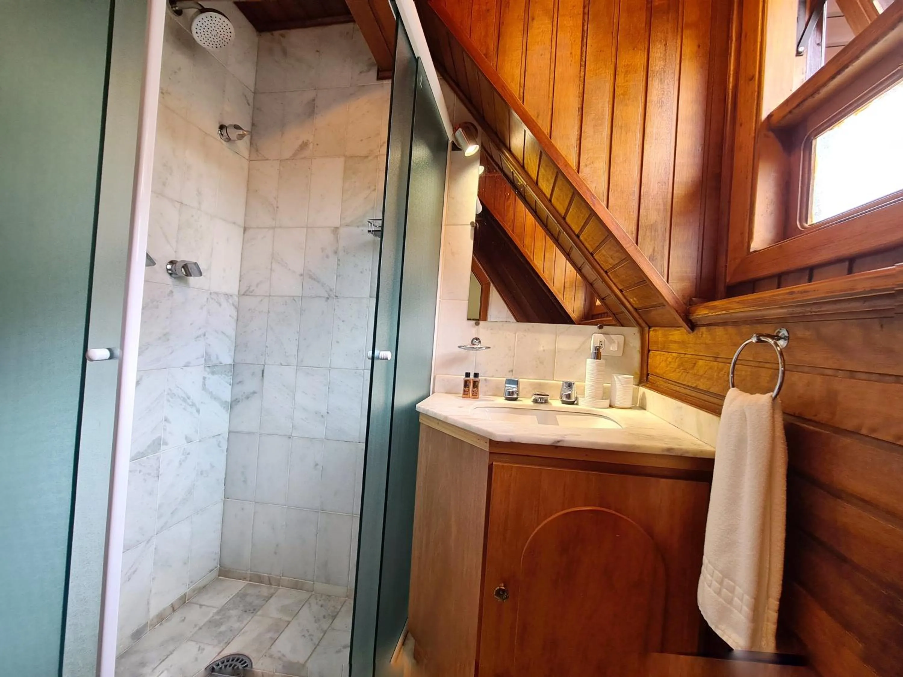 Shower in Casa Três Rios - Campos do Jordão