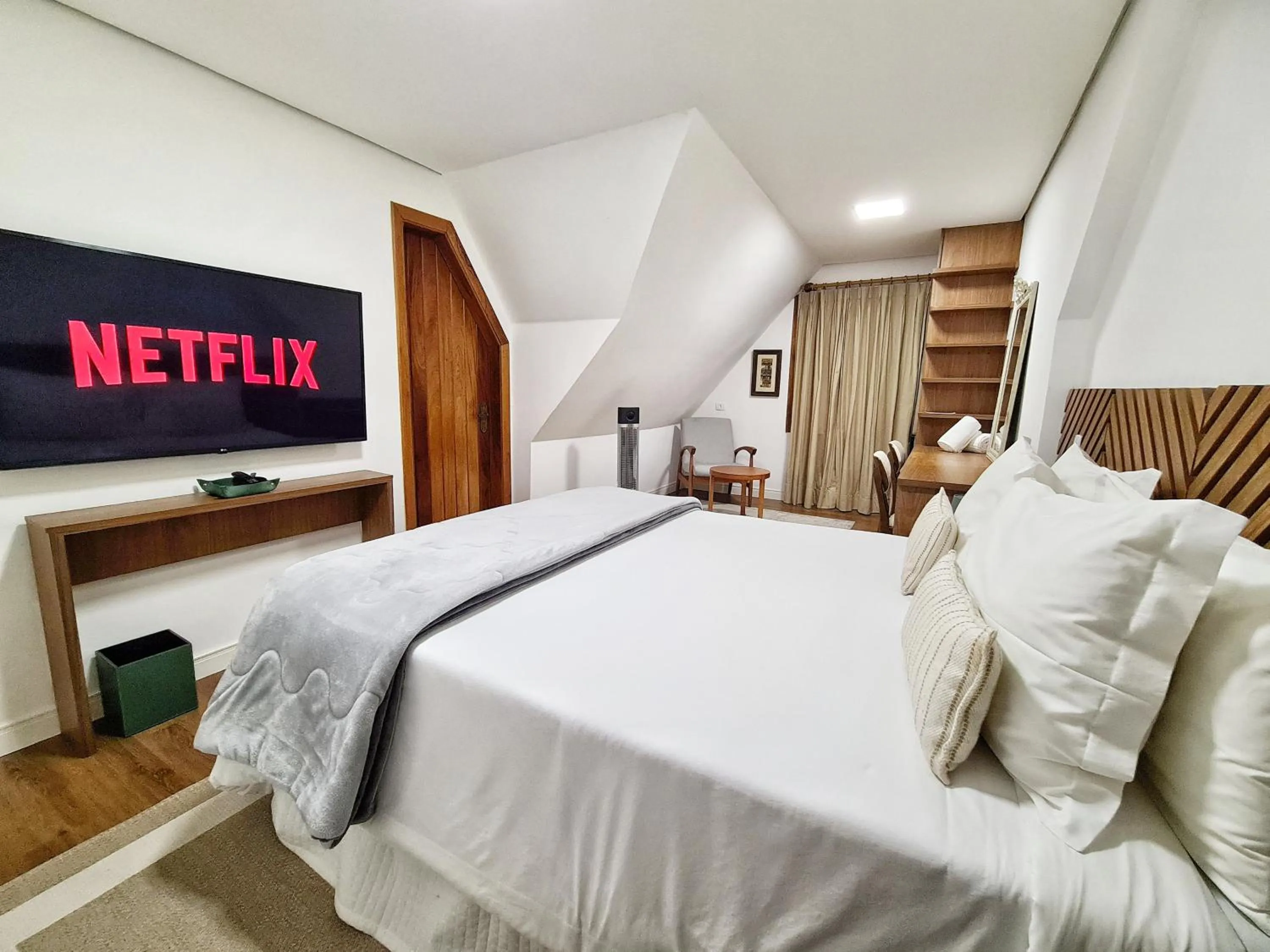 Bedroom, Bed in Casa Três Rios - Campos do Jordão