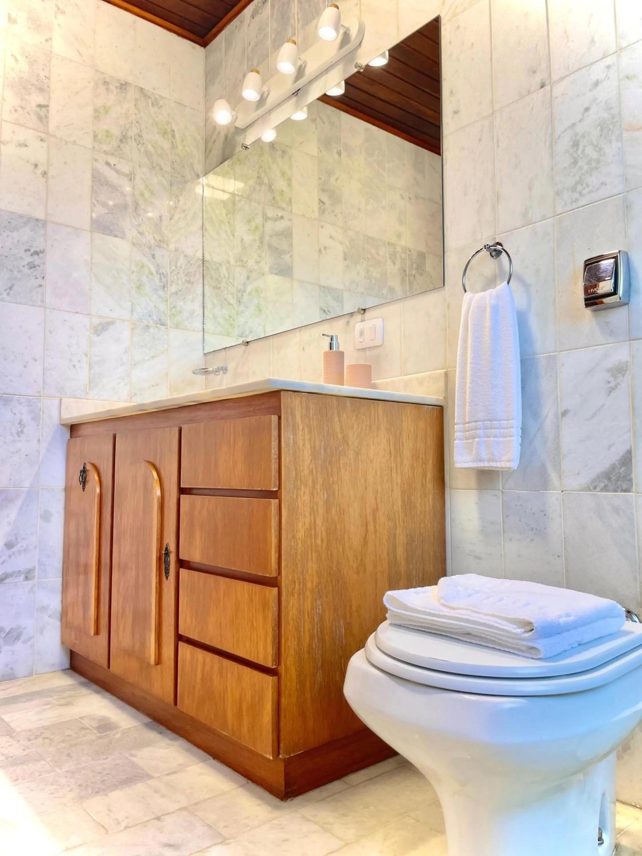 Bathroom in Casa Três Rios - Campos do Jordão