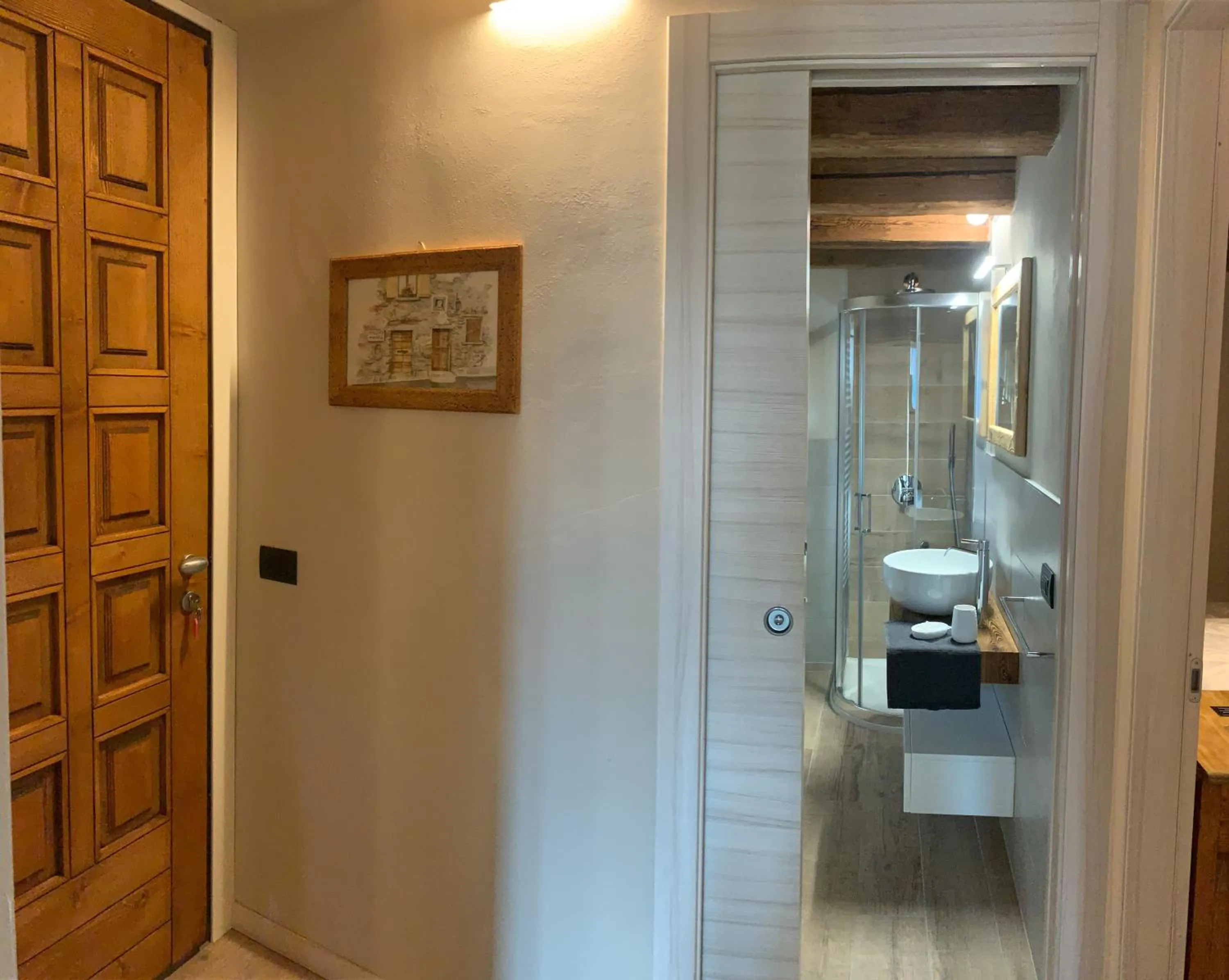 Bathroom, Bed in Alle Macine - Historic Molino Maufet Watermill - Lake Como