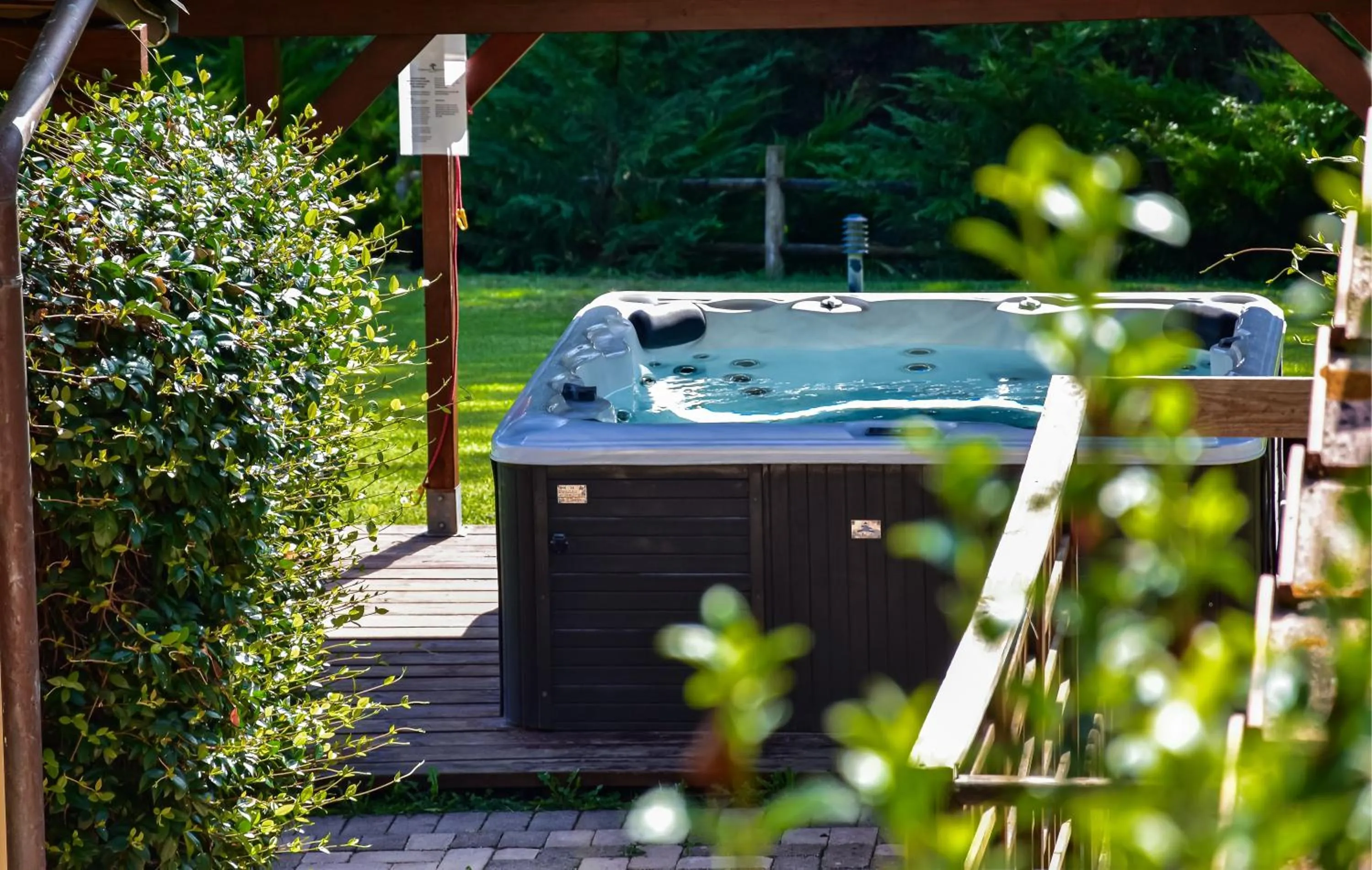 Hot Tub in Lebbiano Residence