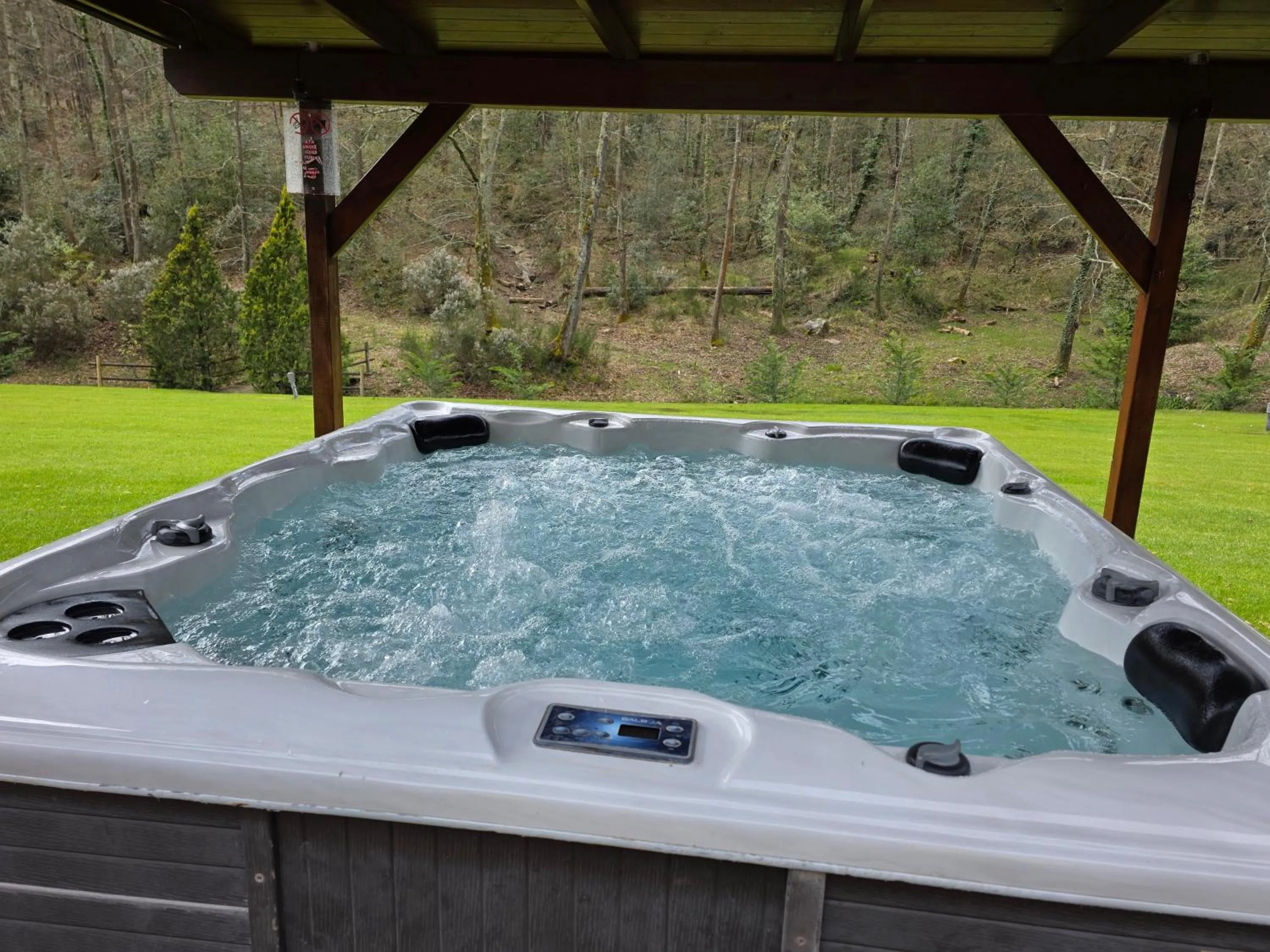 Hot Tub in Lebbiano Residence