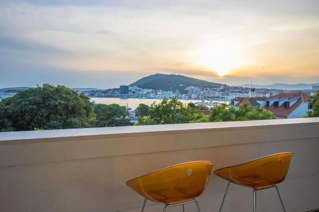 Sunset Oasis “VELLY” 1BR w/ Sea View & Parking Sunset Oasis “VELLY” 1BR w/ Sea View & Parking