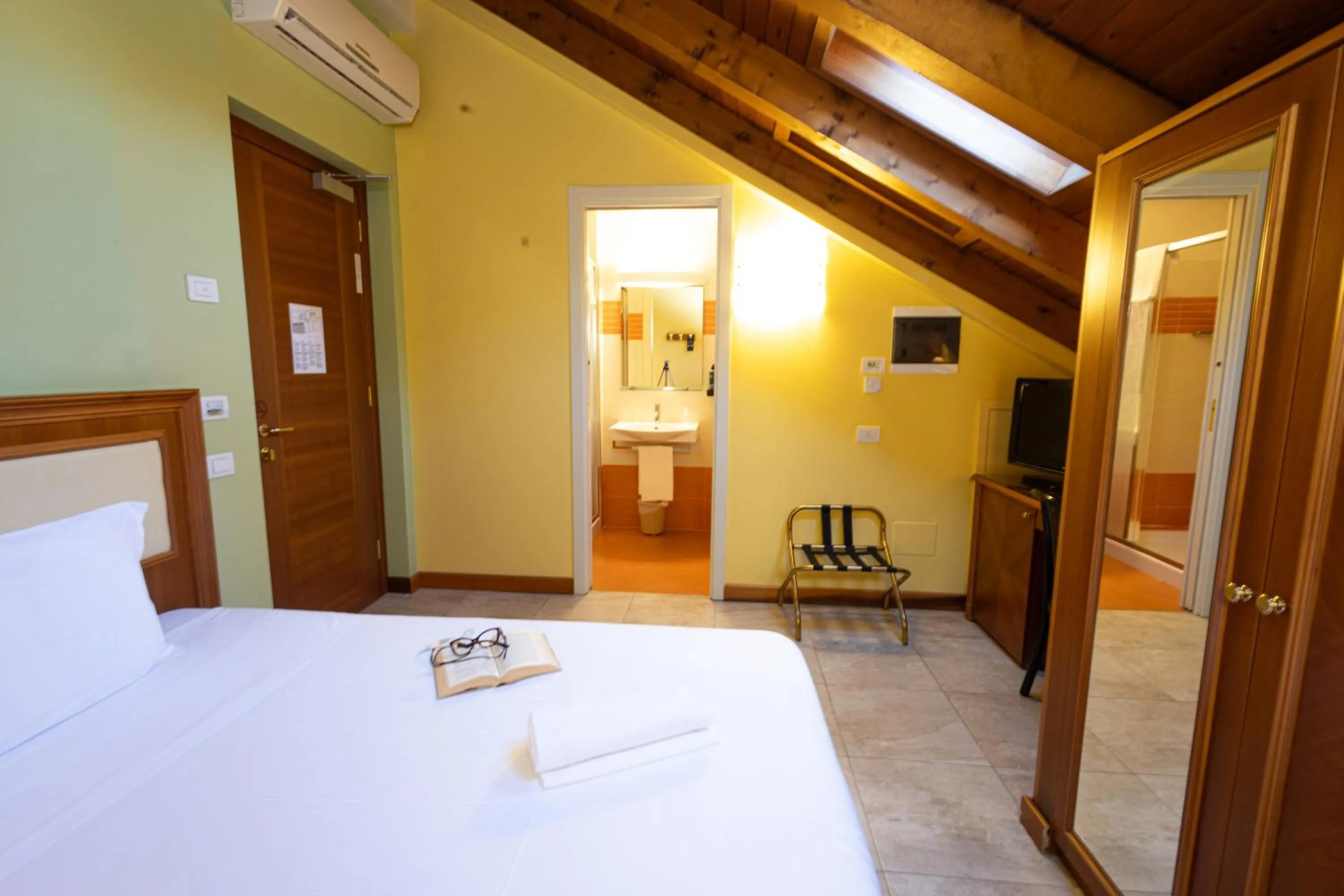 Bed in LVG Hotel Collection - Belvedere San Gottardo