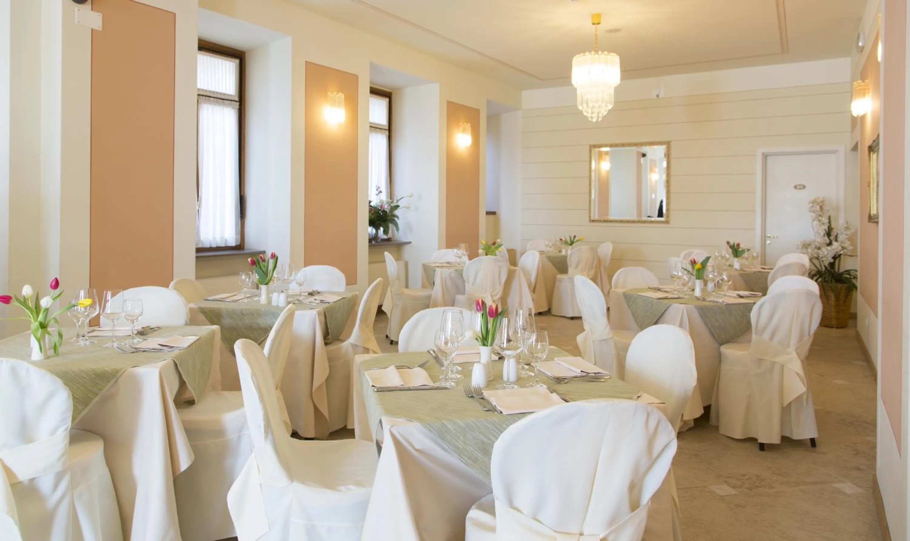 Restaurant/places to eat in LVG Hotel Collection - Belvedere San Gottardo