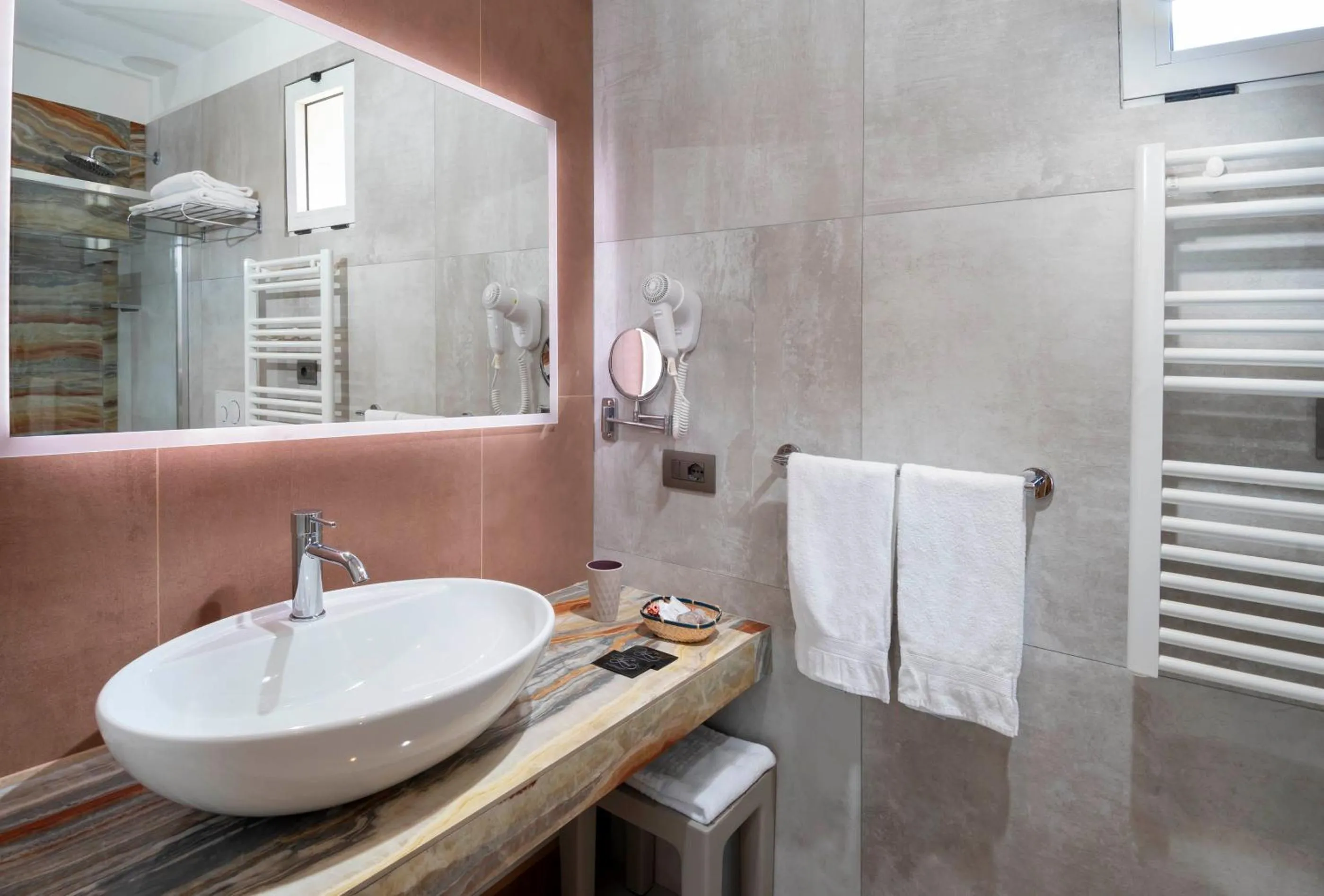 Bathroom in B&B Primrose Residence Hotel