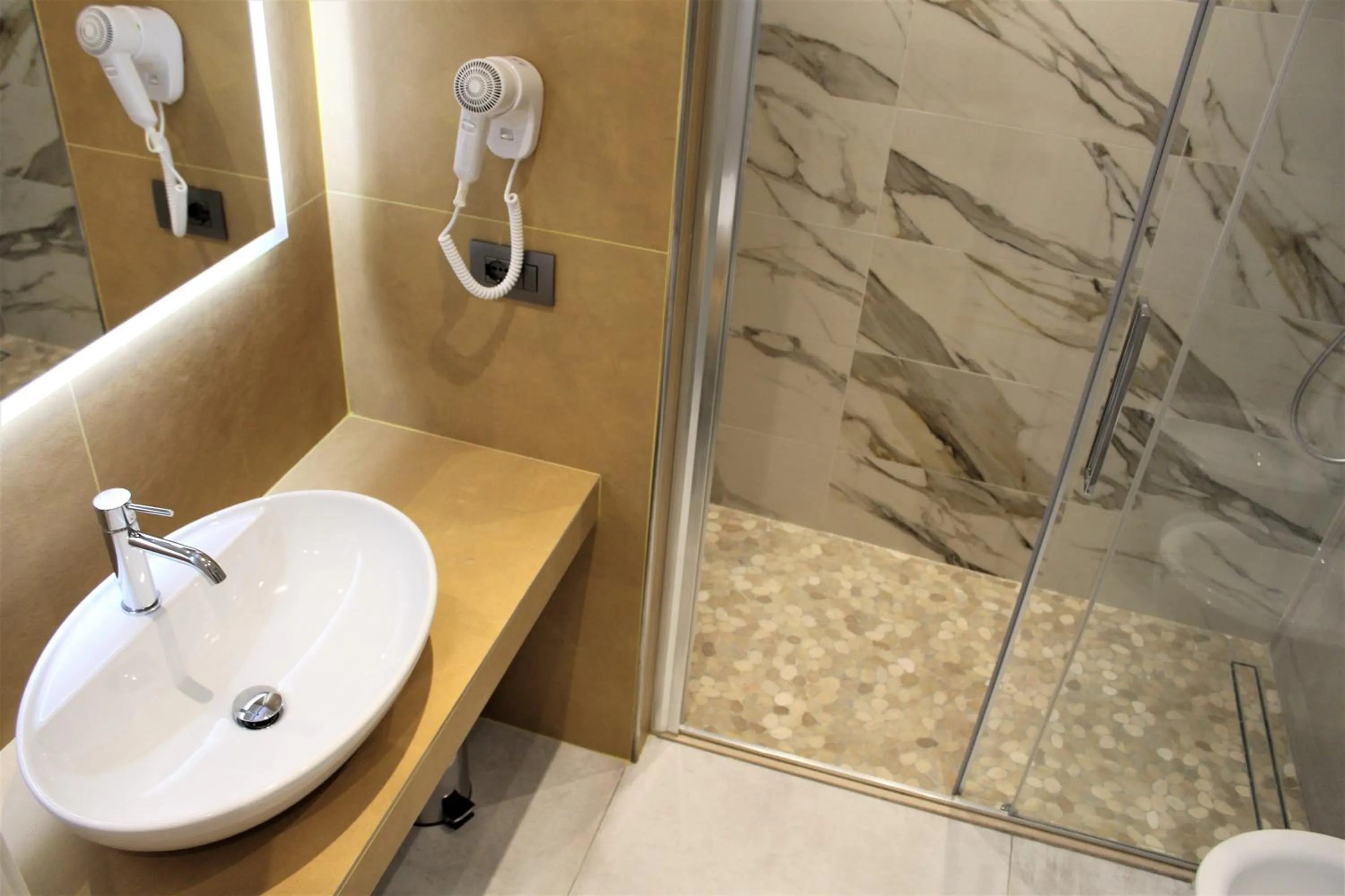 Bathroom in B&B Primrose Residence Hotel