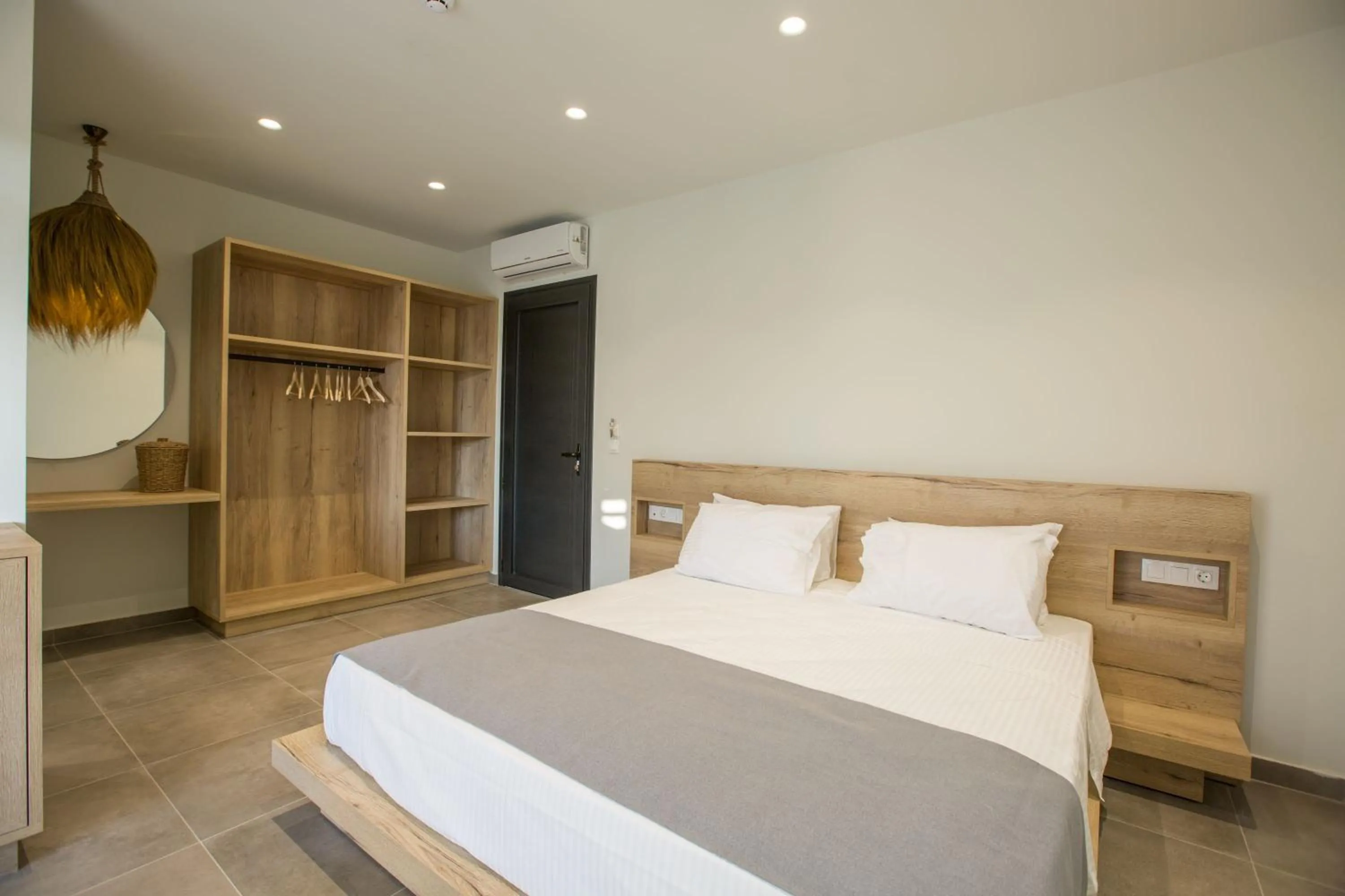 Bedroom, Bed in DeLight Luxury Rooms