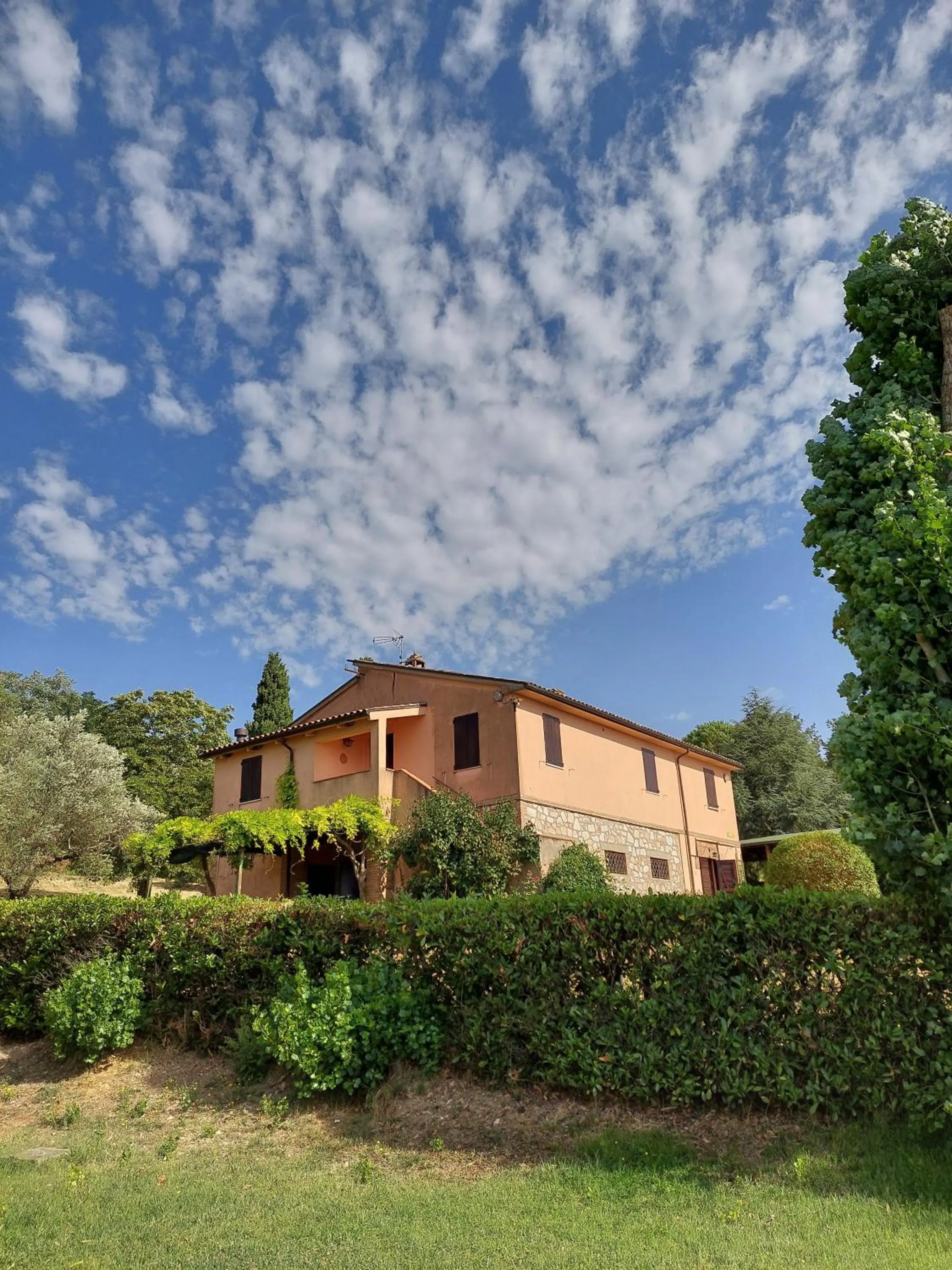 Property building in Il Borghetto