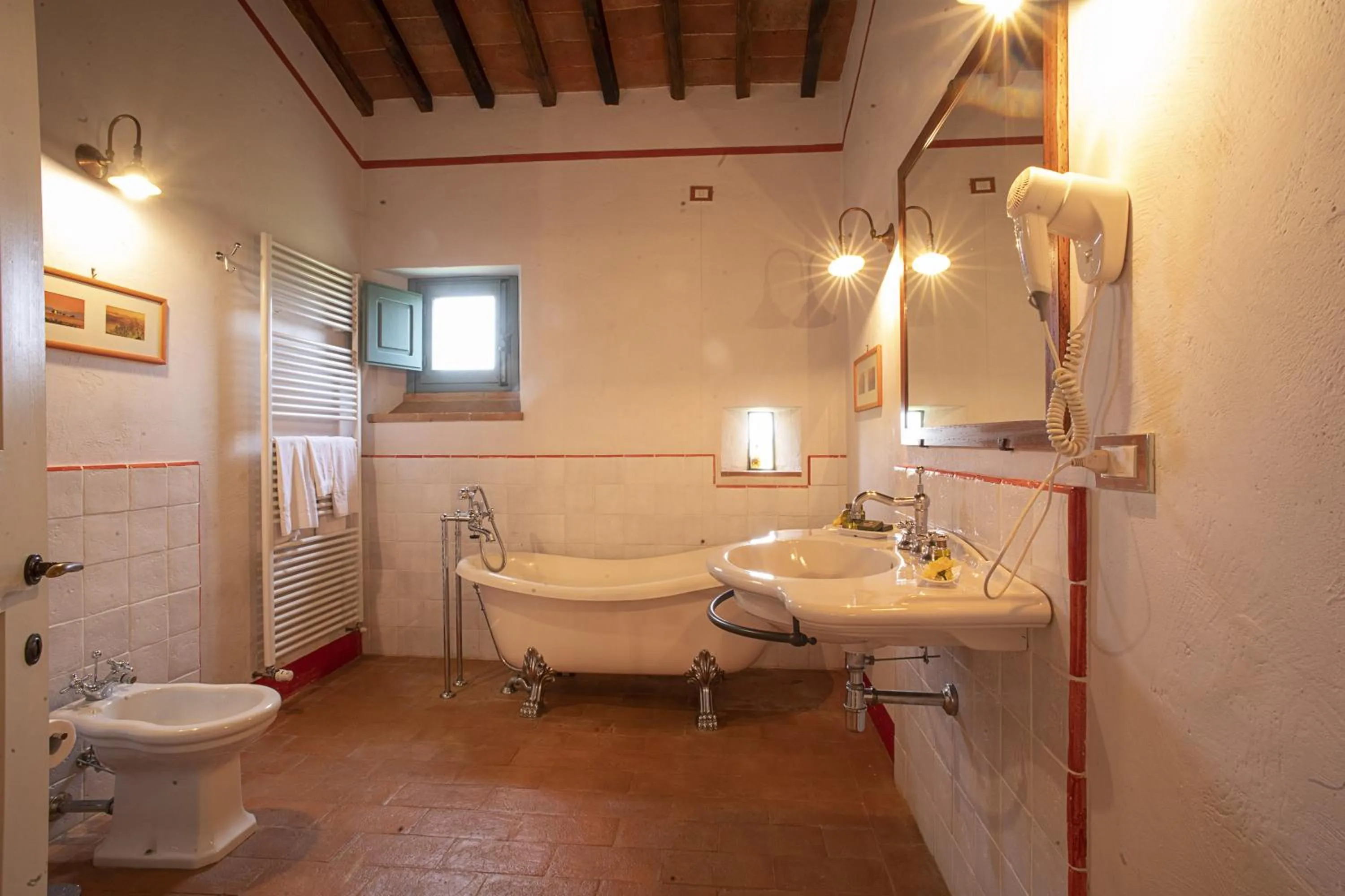 Bathroom in Cortona Resort-Le Terre Dei Cavalieri