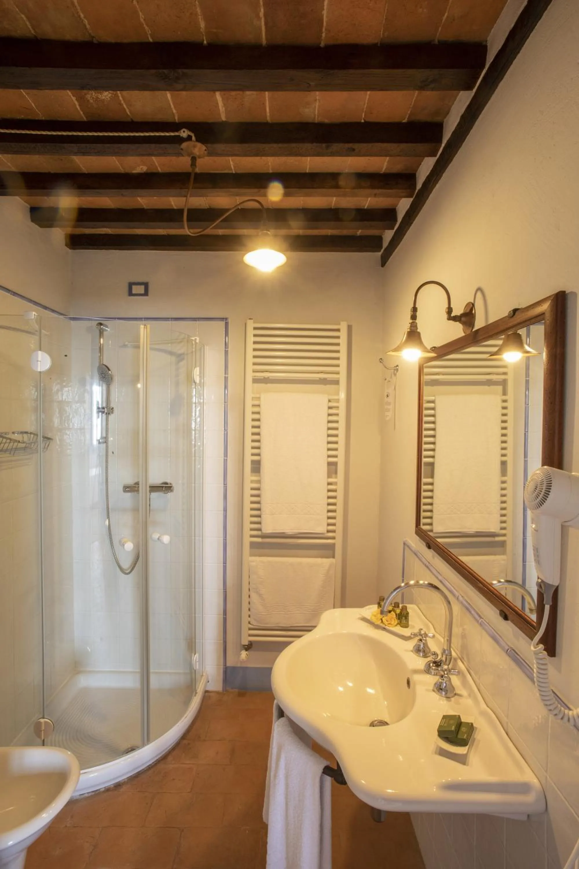 Bathroom in Cortona Resort-Le Terre Dei Cavalieri