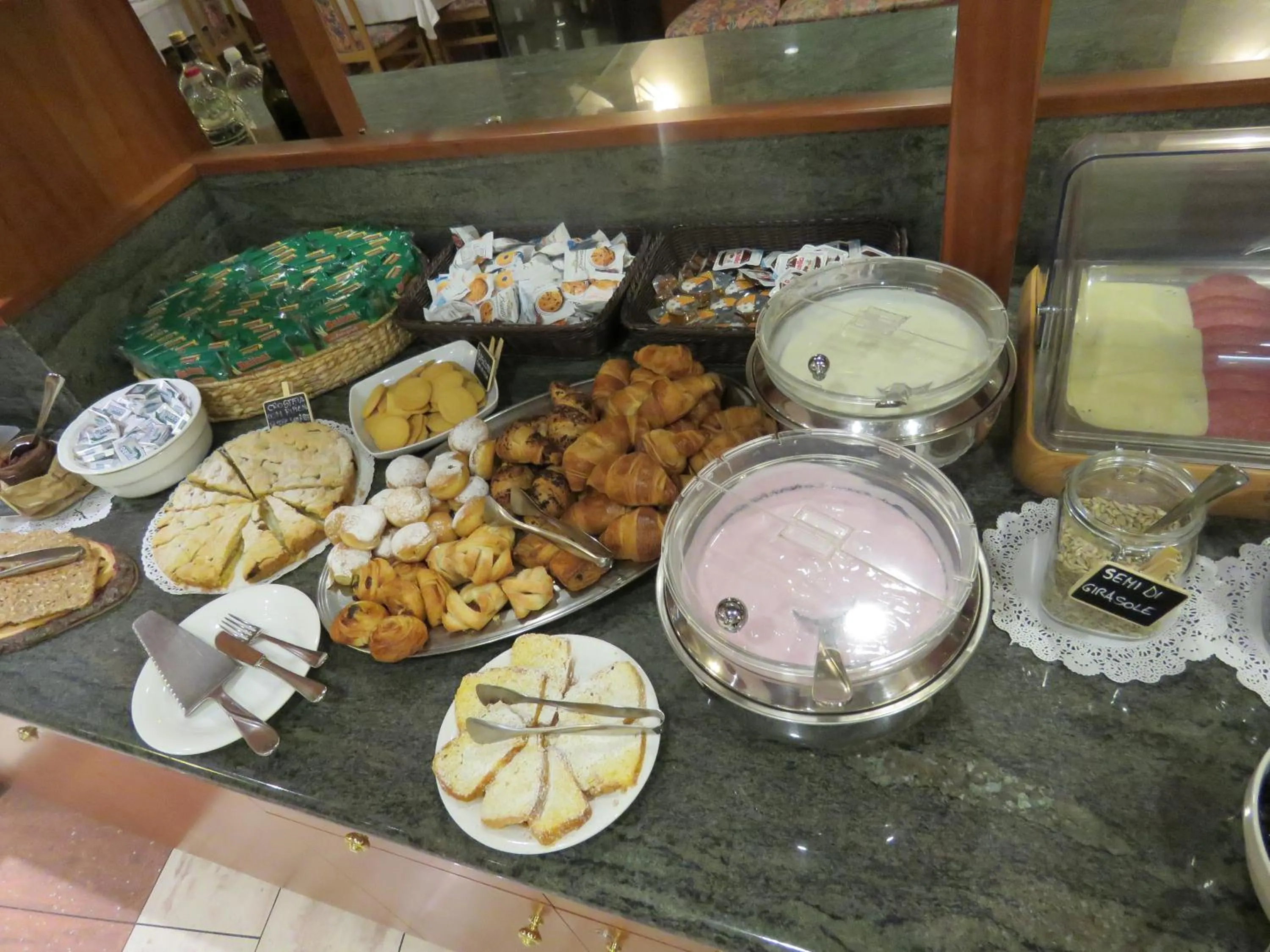 Breakfast in Hotel Italia