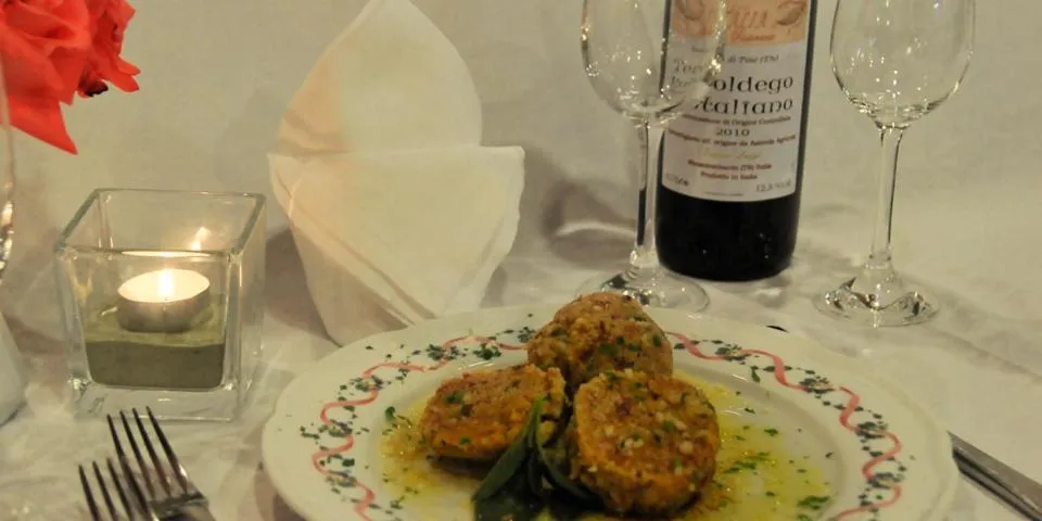 Restaurant/places to eat in Hotel Italia