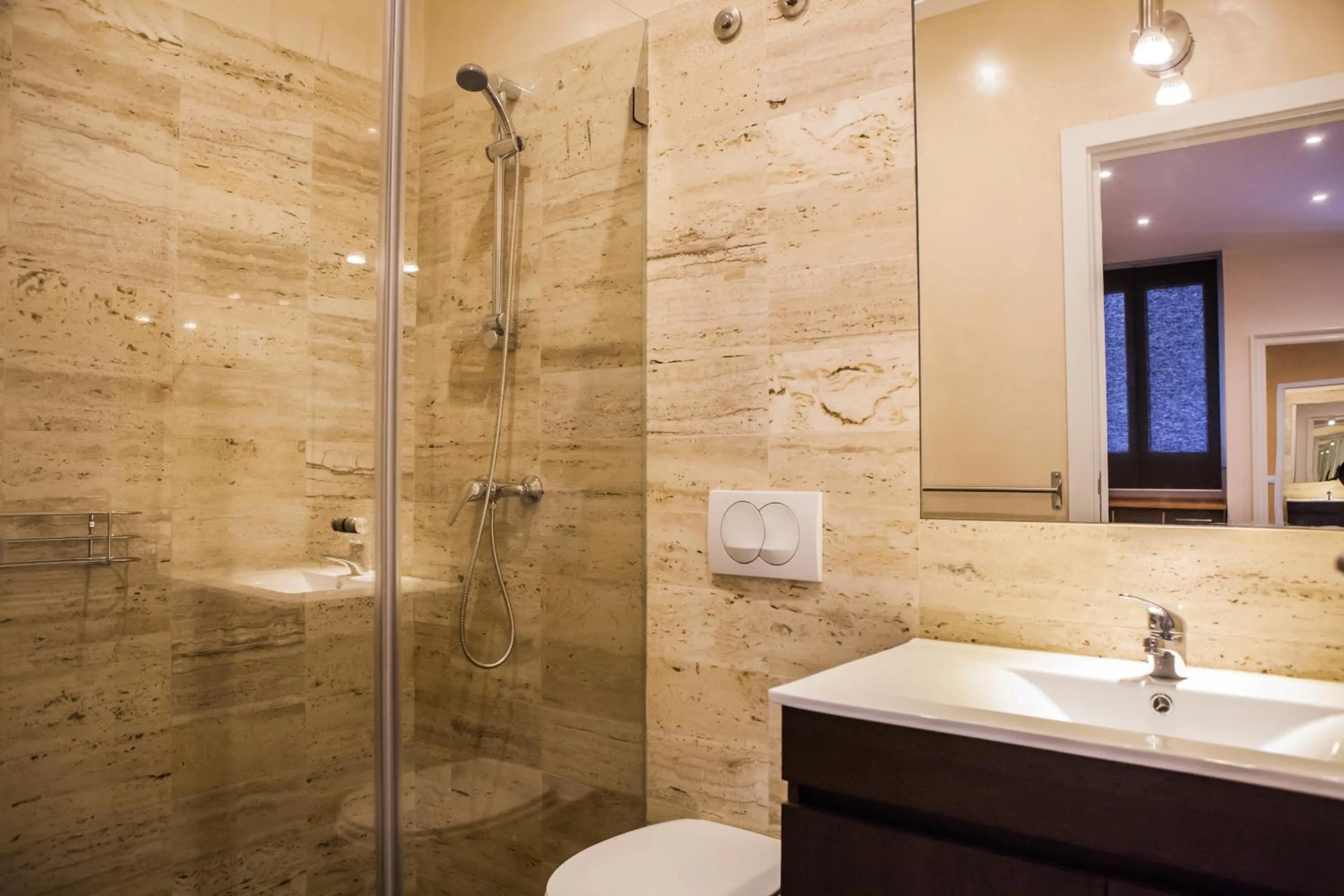 Shower in Rossio Suites