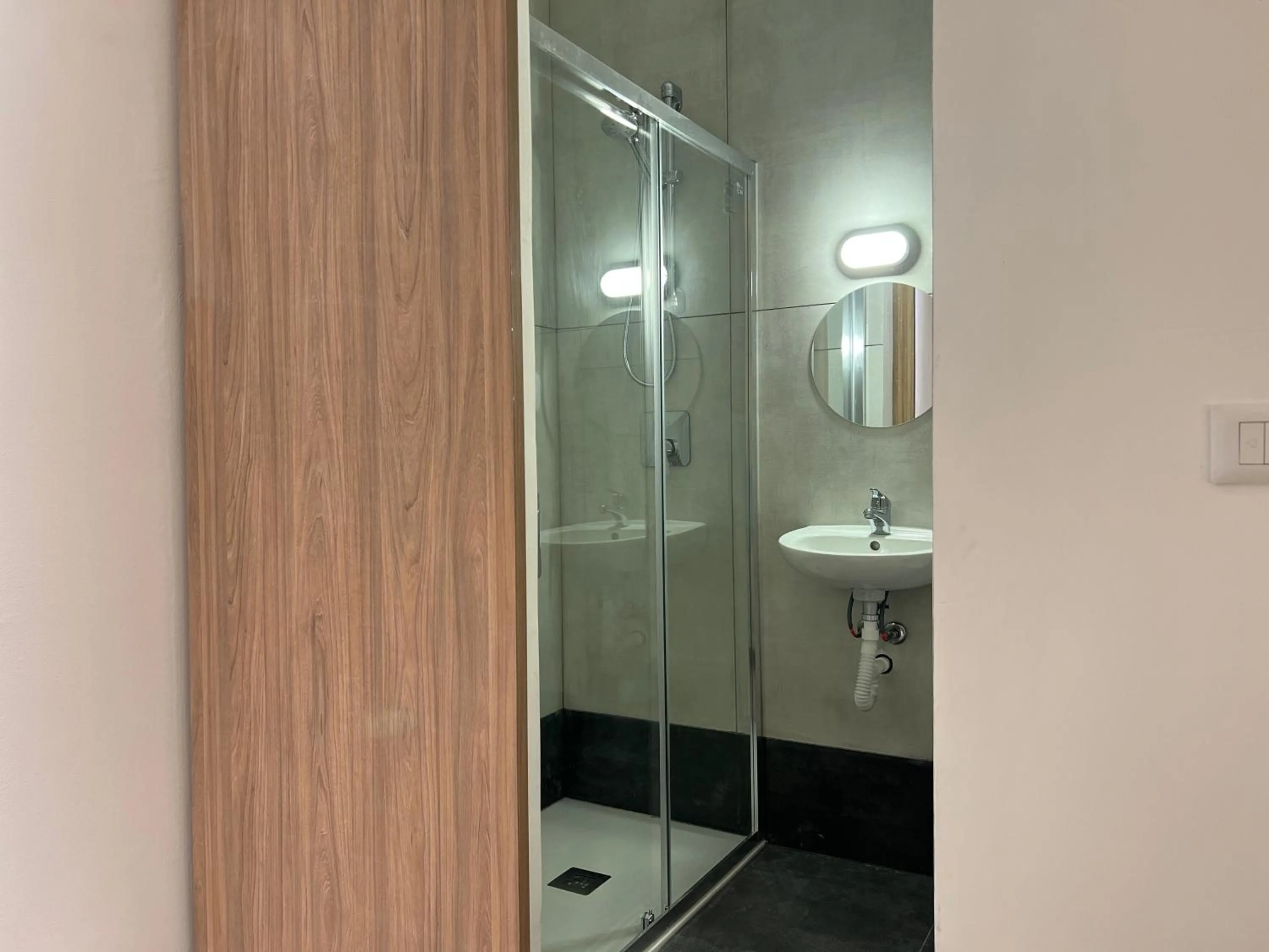 Shower in Hotel Brivio