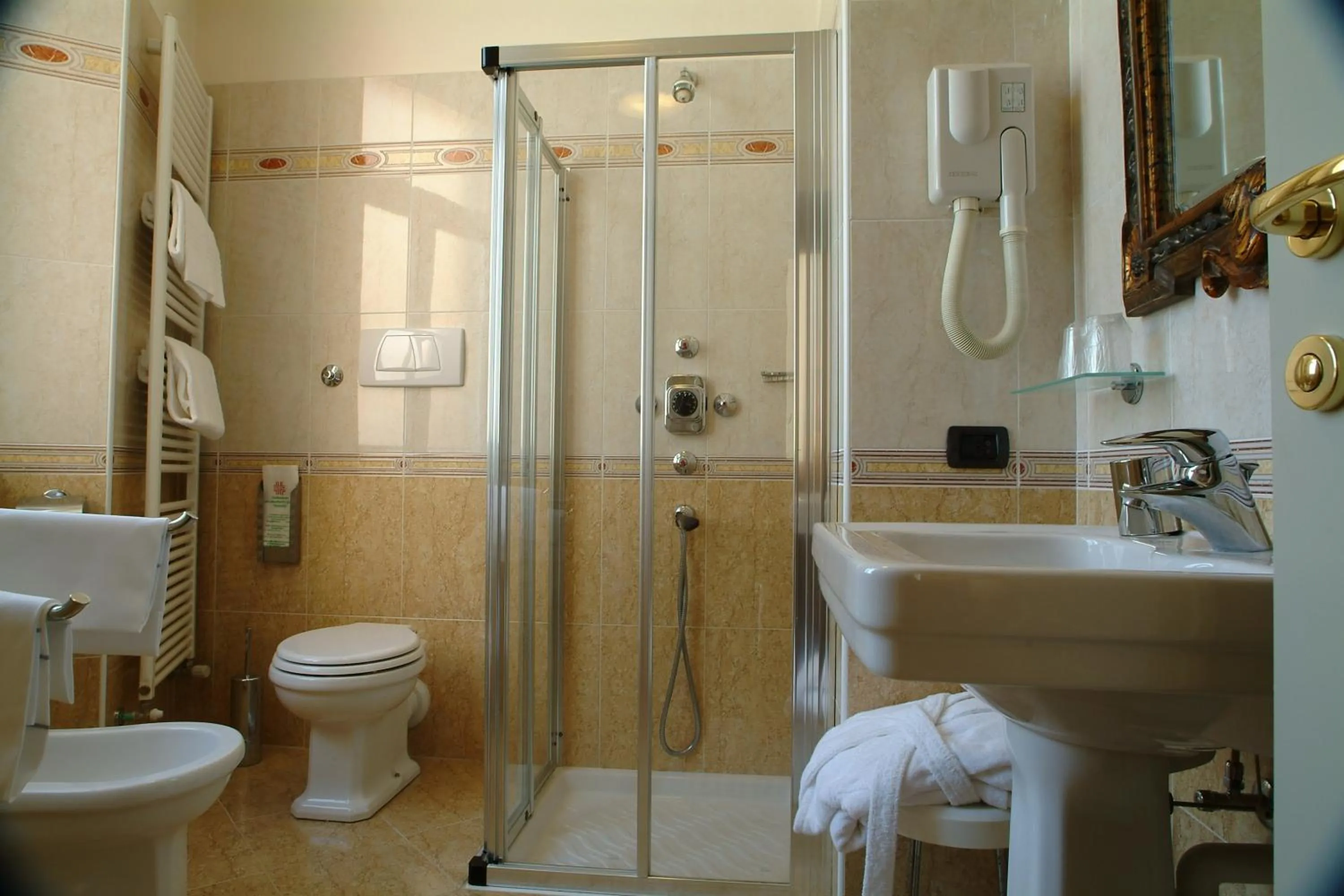 Shower in Hotel Posta