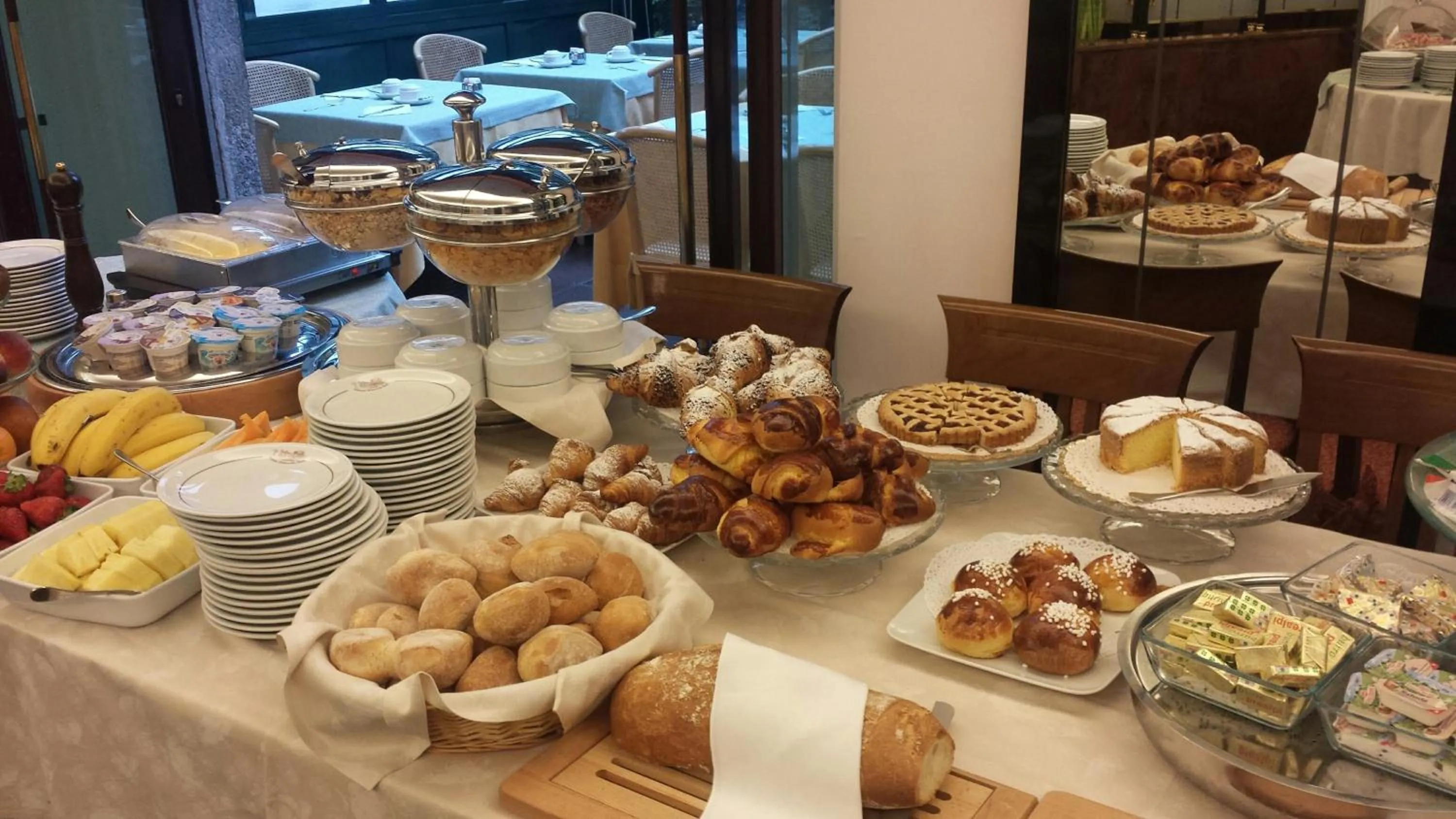 Buffet breakfast in Hotel Posta