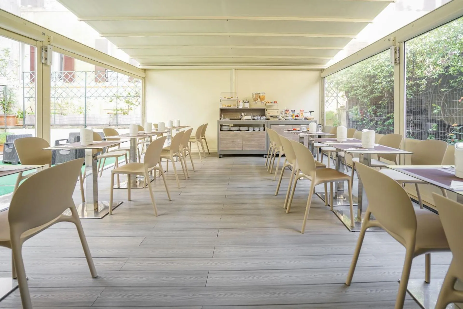 Restaurant/places to eat in Hotel St. Moritz