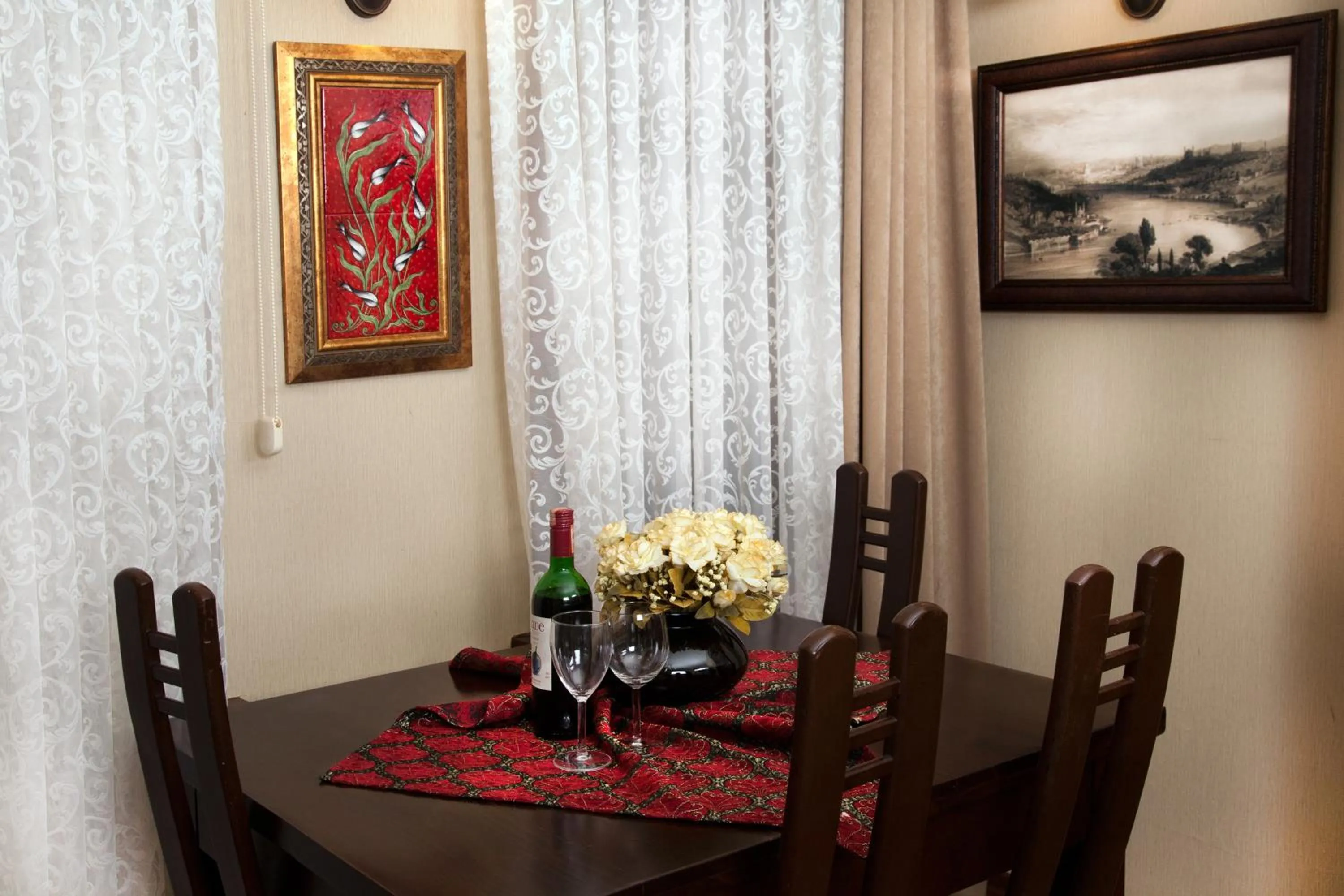 Dining area in Sultanahmet Suites