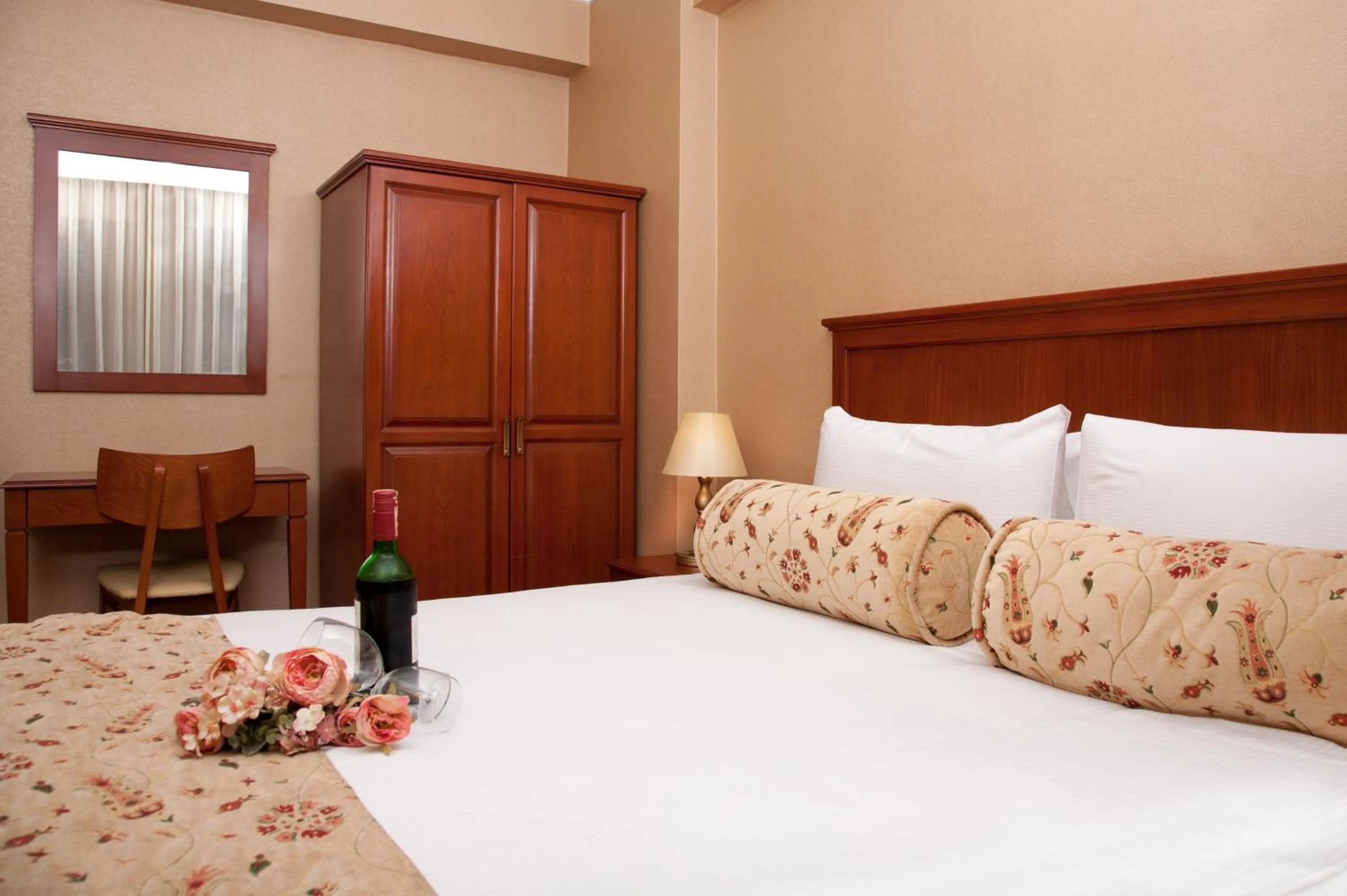 Bedroom, Bed in Sultanahmet Suites