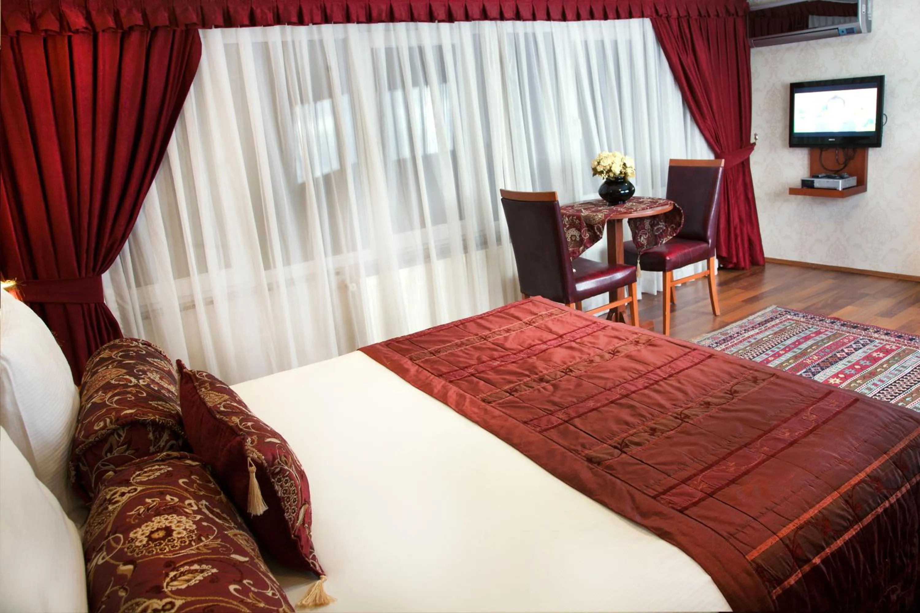 Bedroom, Bed in Sultanahmet Suites