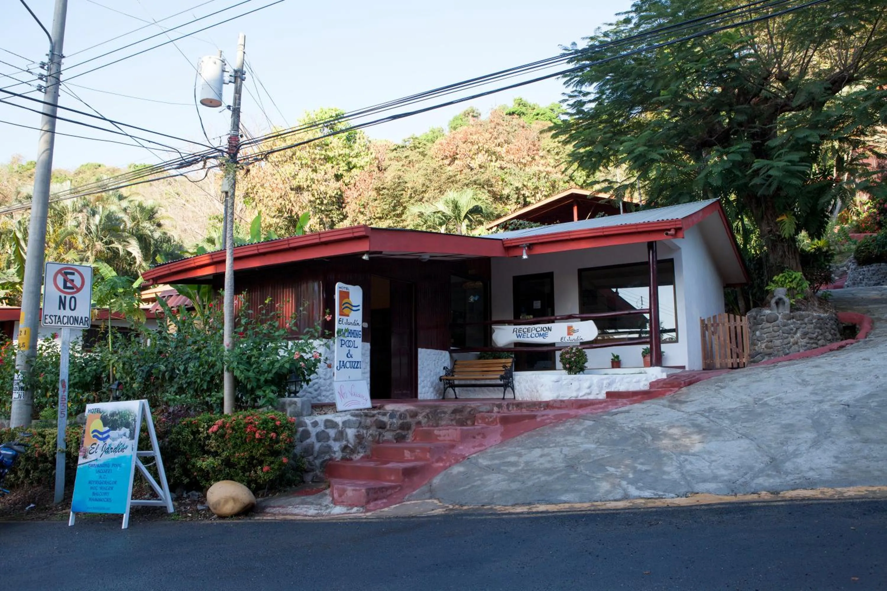 Facade/entrance in Hotel El Jardin